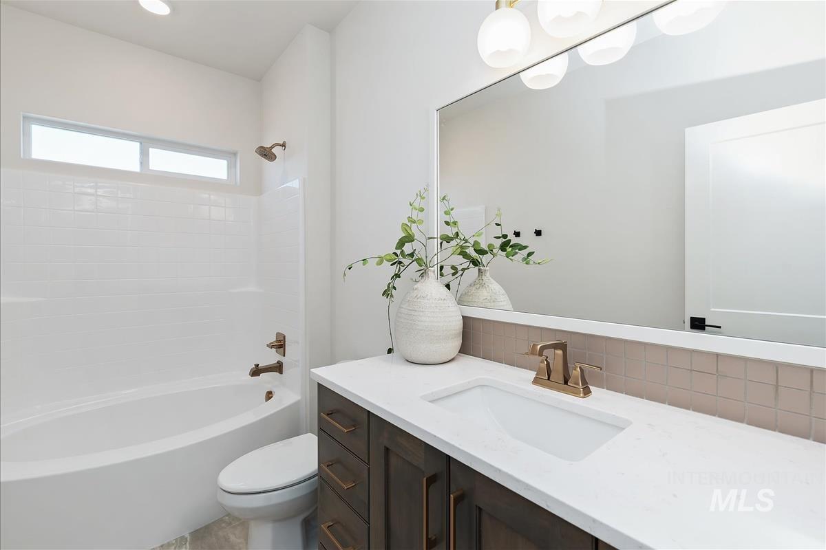 7019 W Mattawa St Property Photo 12