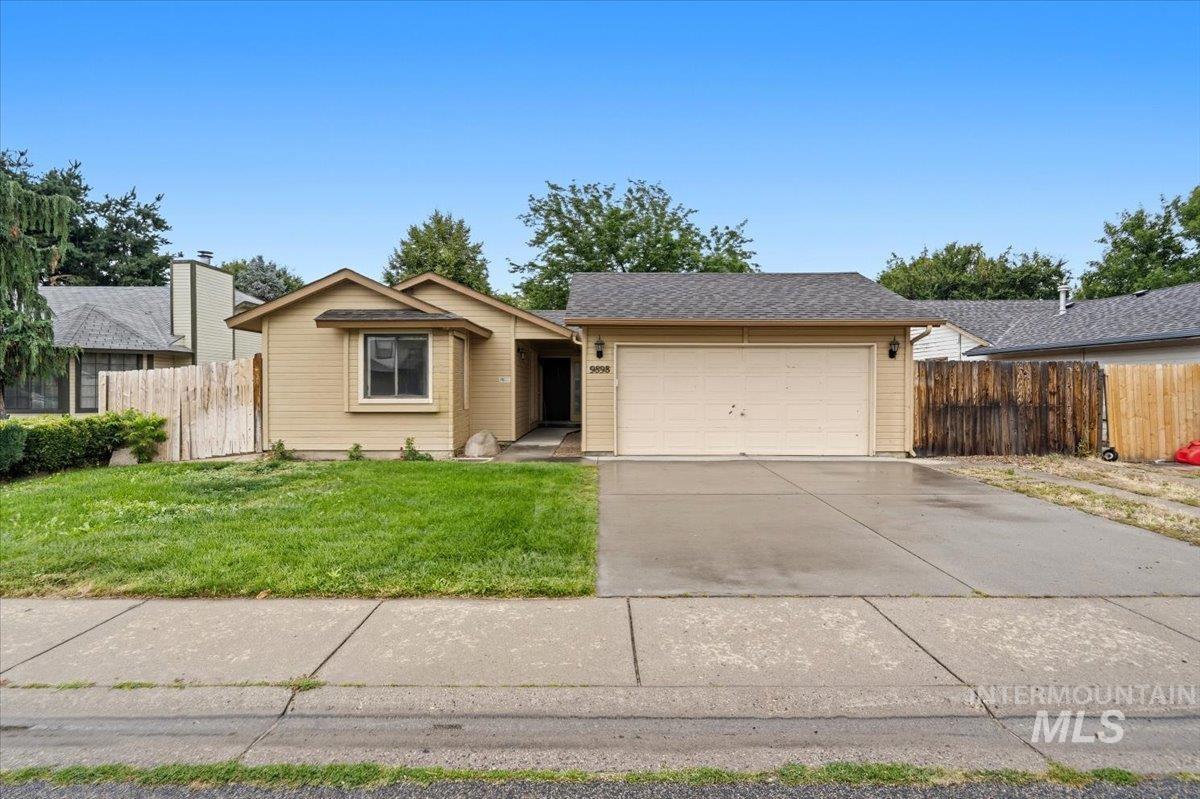 9898 W Landmark Property Photo 1
