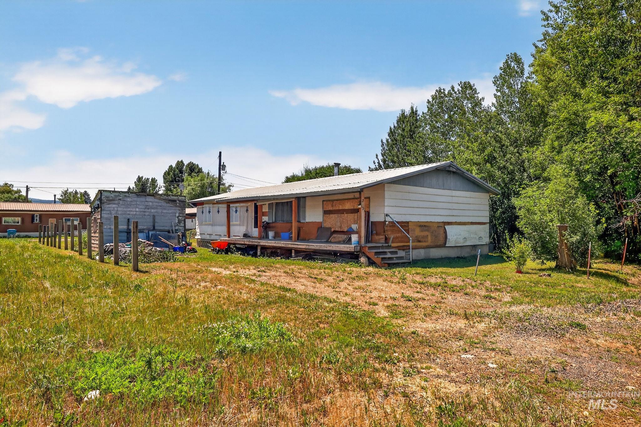 213 Katherine St Property Photo 1