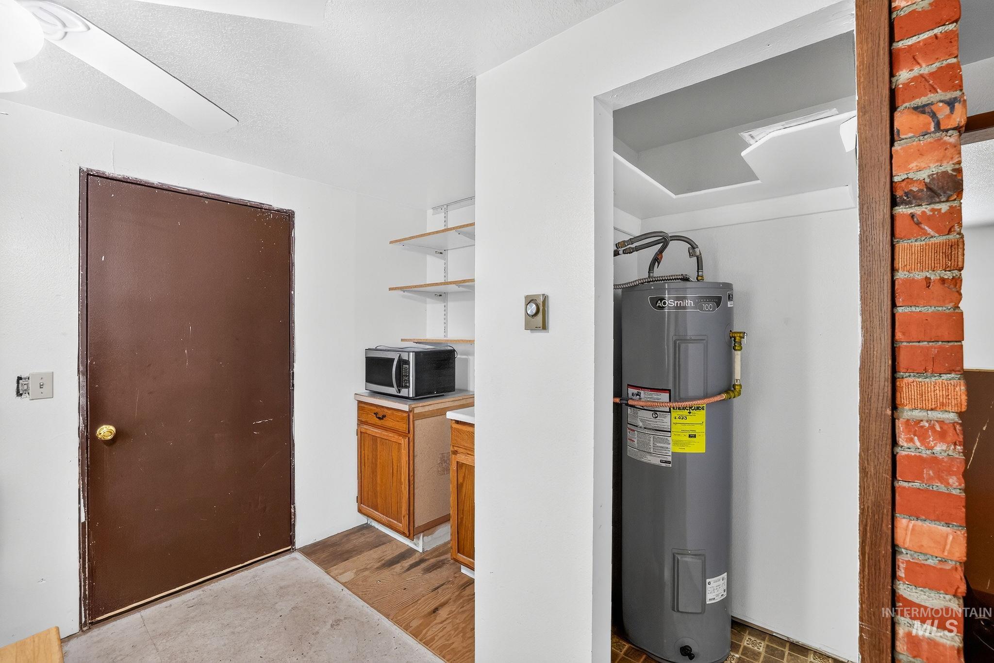 213 Katherine St Property Photo 16