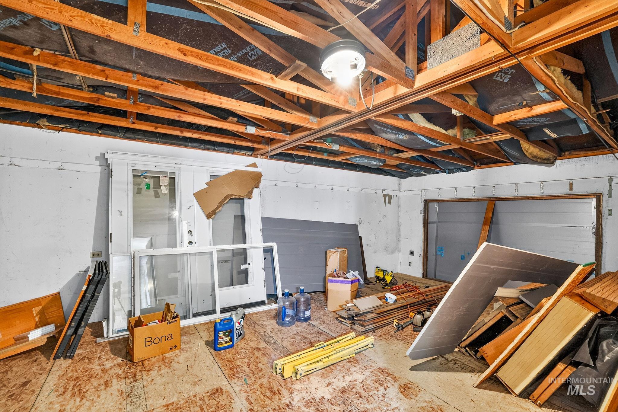 213 Katherine St Property Photo 17