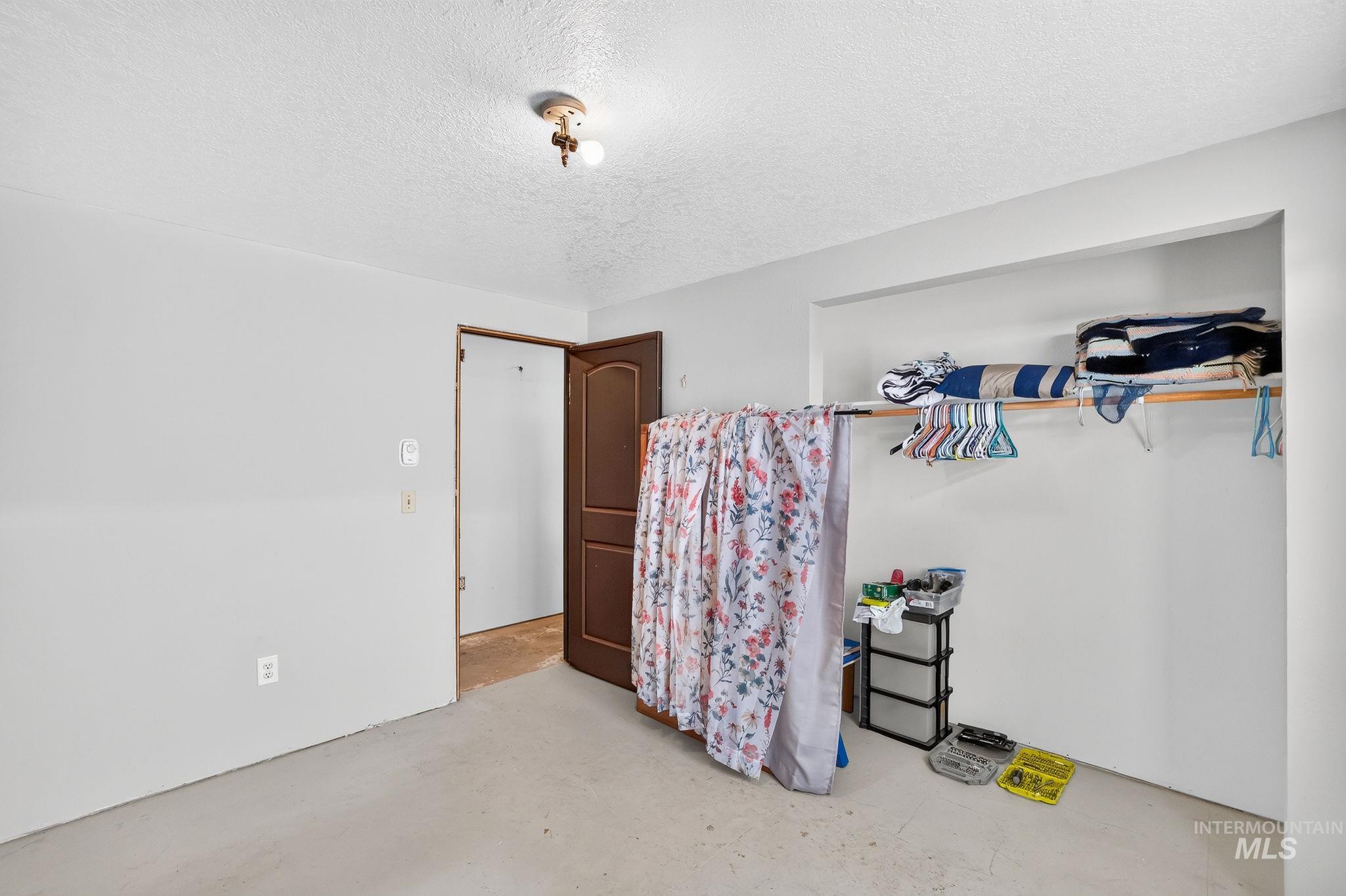 213 Katherine St Property Photo 20
