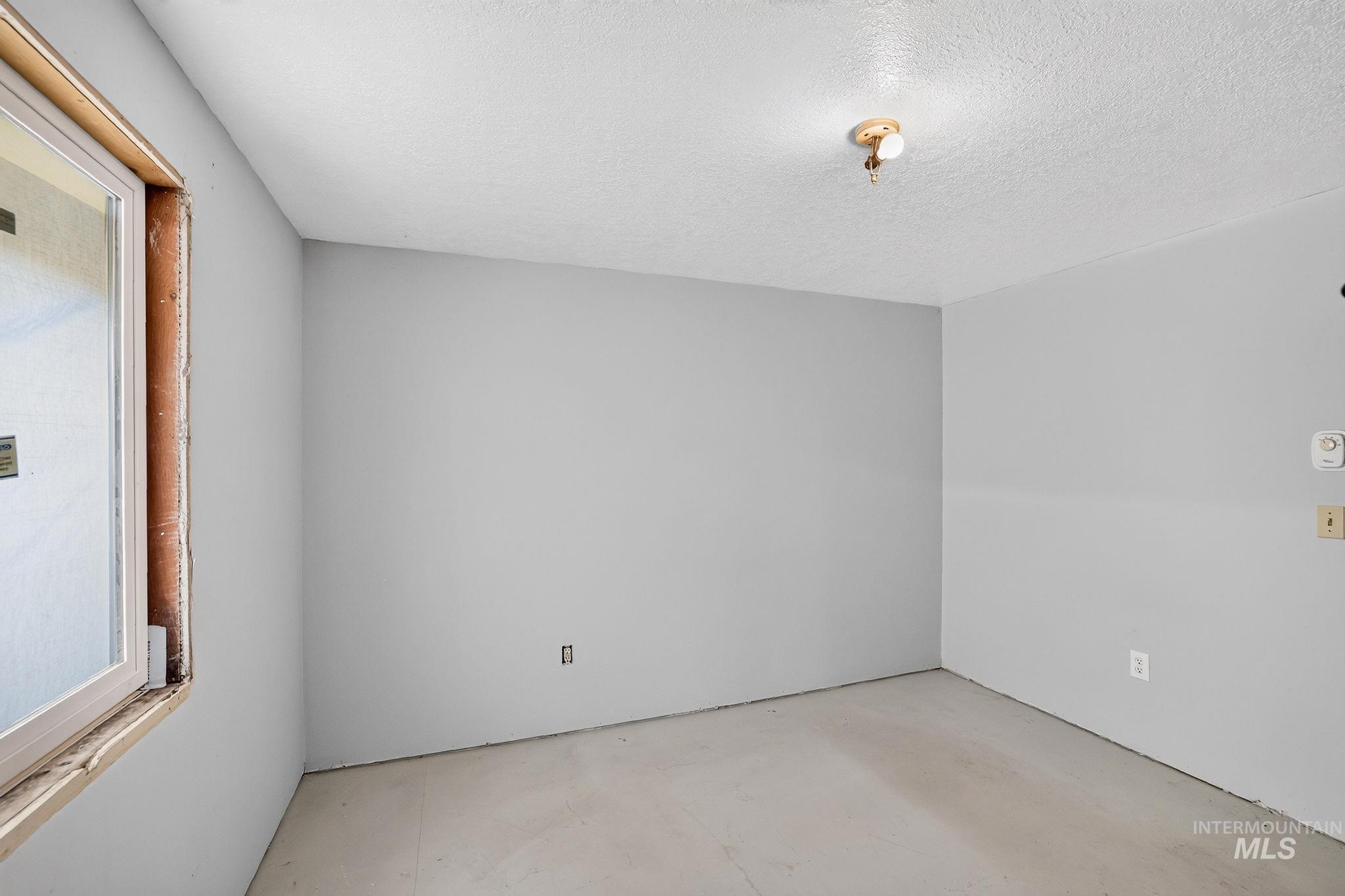 213 Katherine St Property Photo 21
