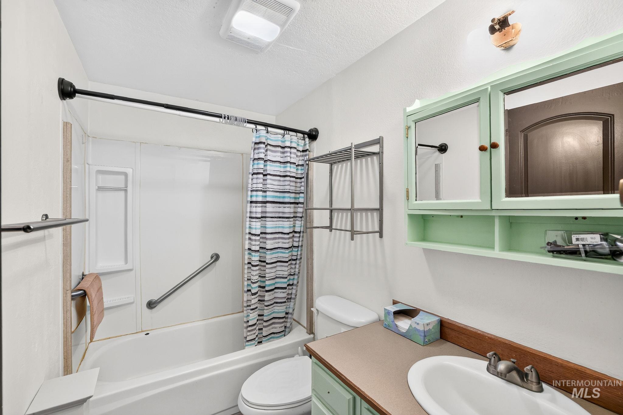 213 Katherine St Property Photo 22