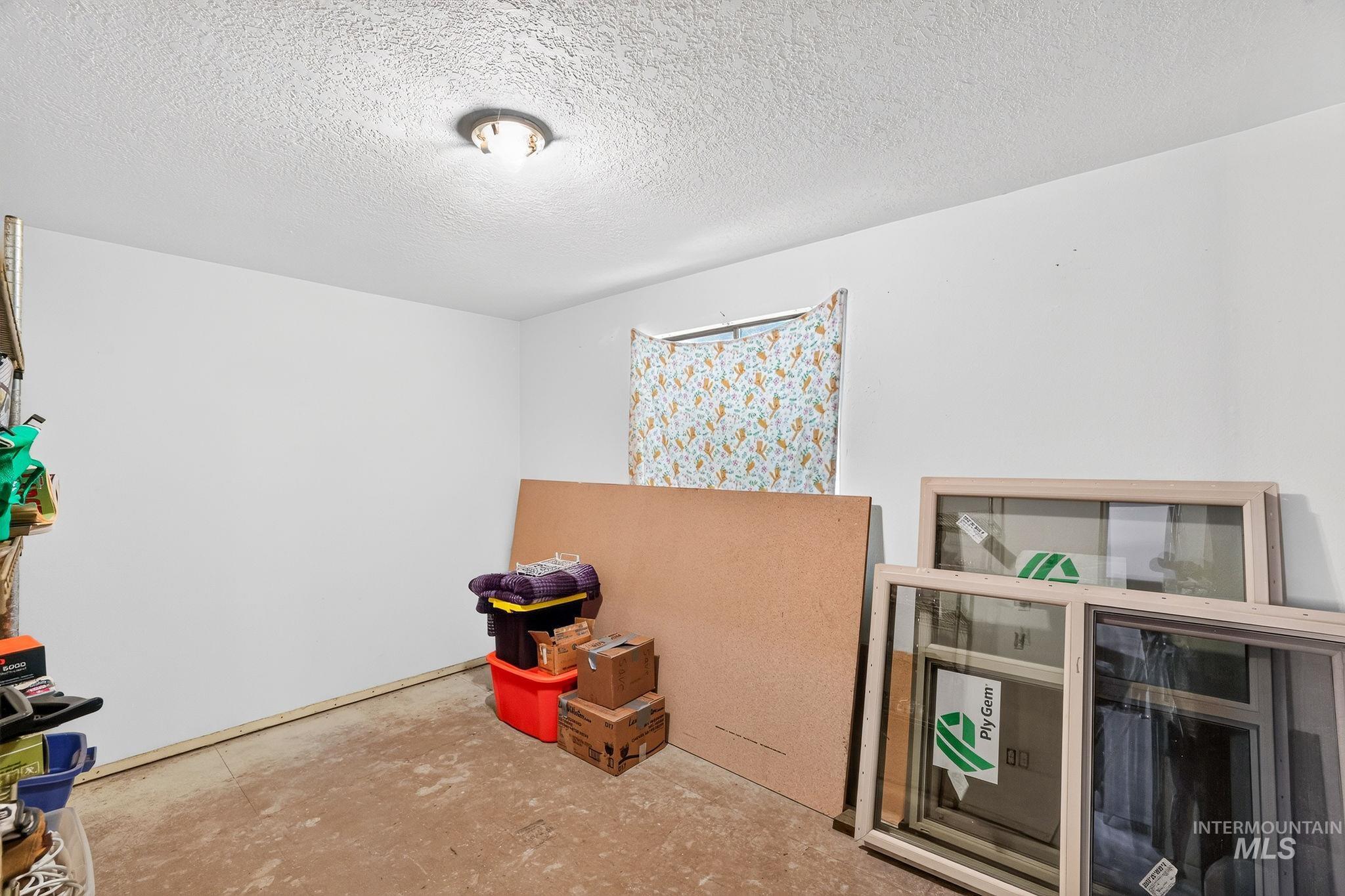 213 Katherine St Property Photo 24