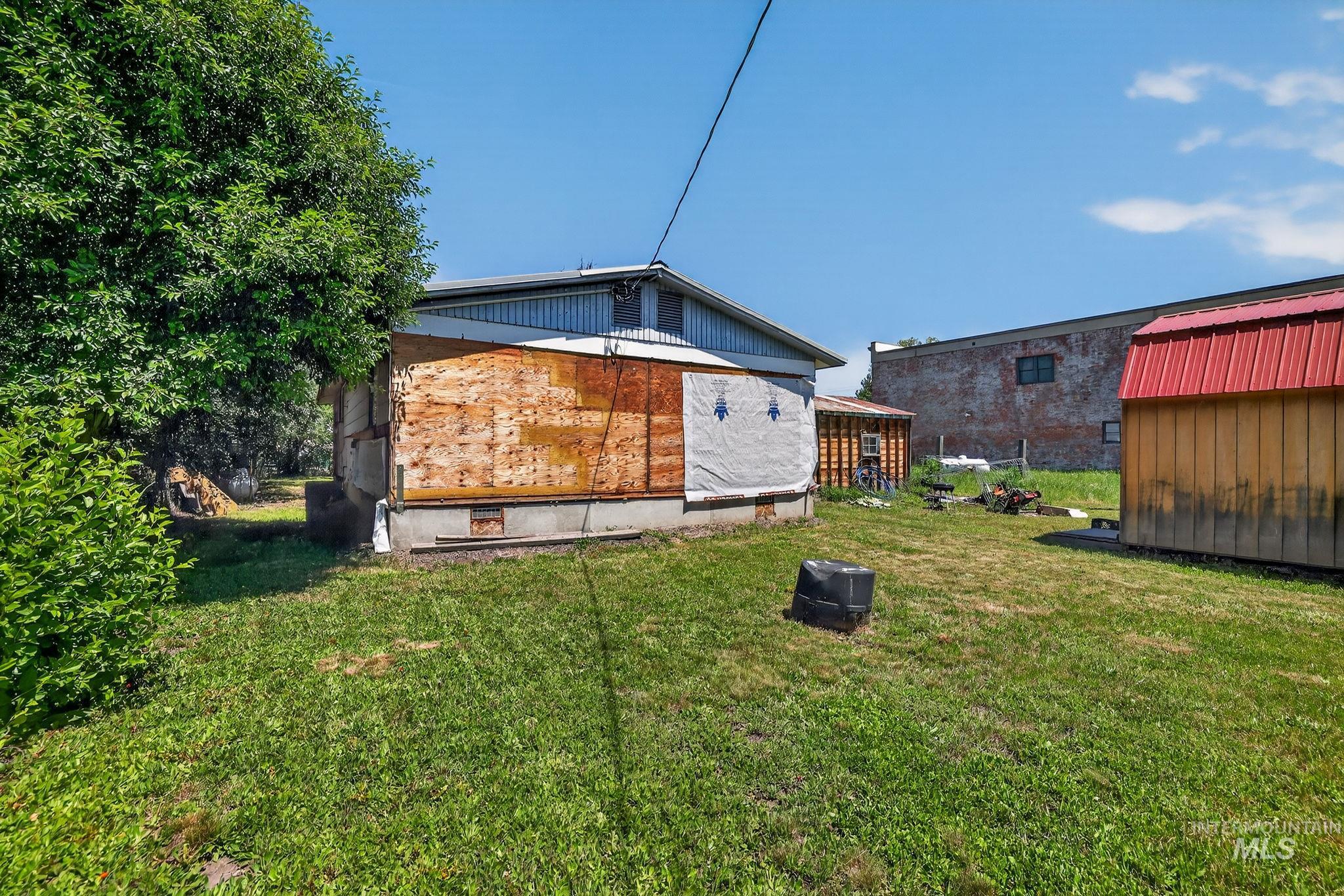 213 Katherine St Property Photo 35