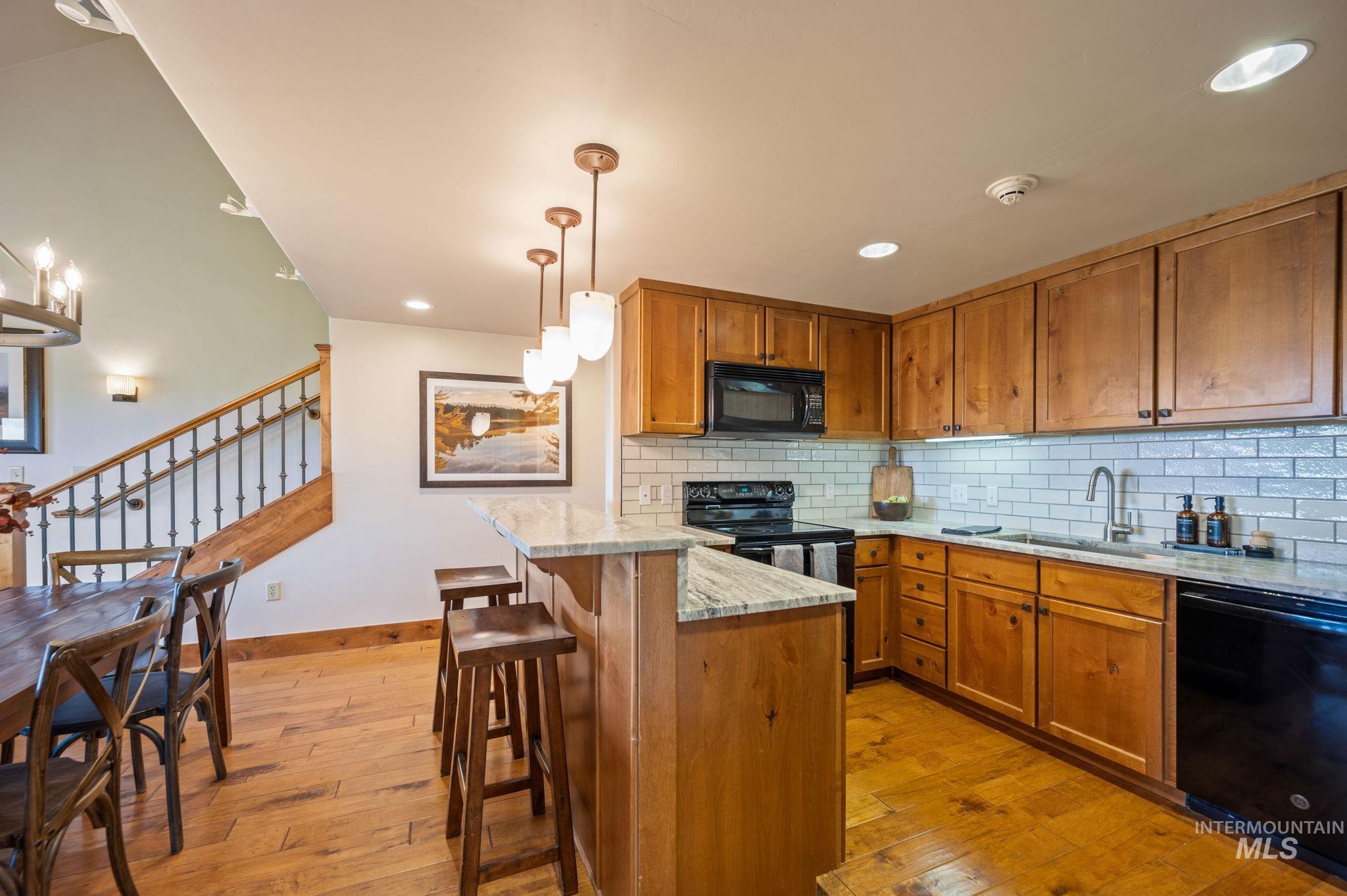 75 Arling Center Ct Property Photo 11