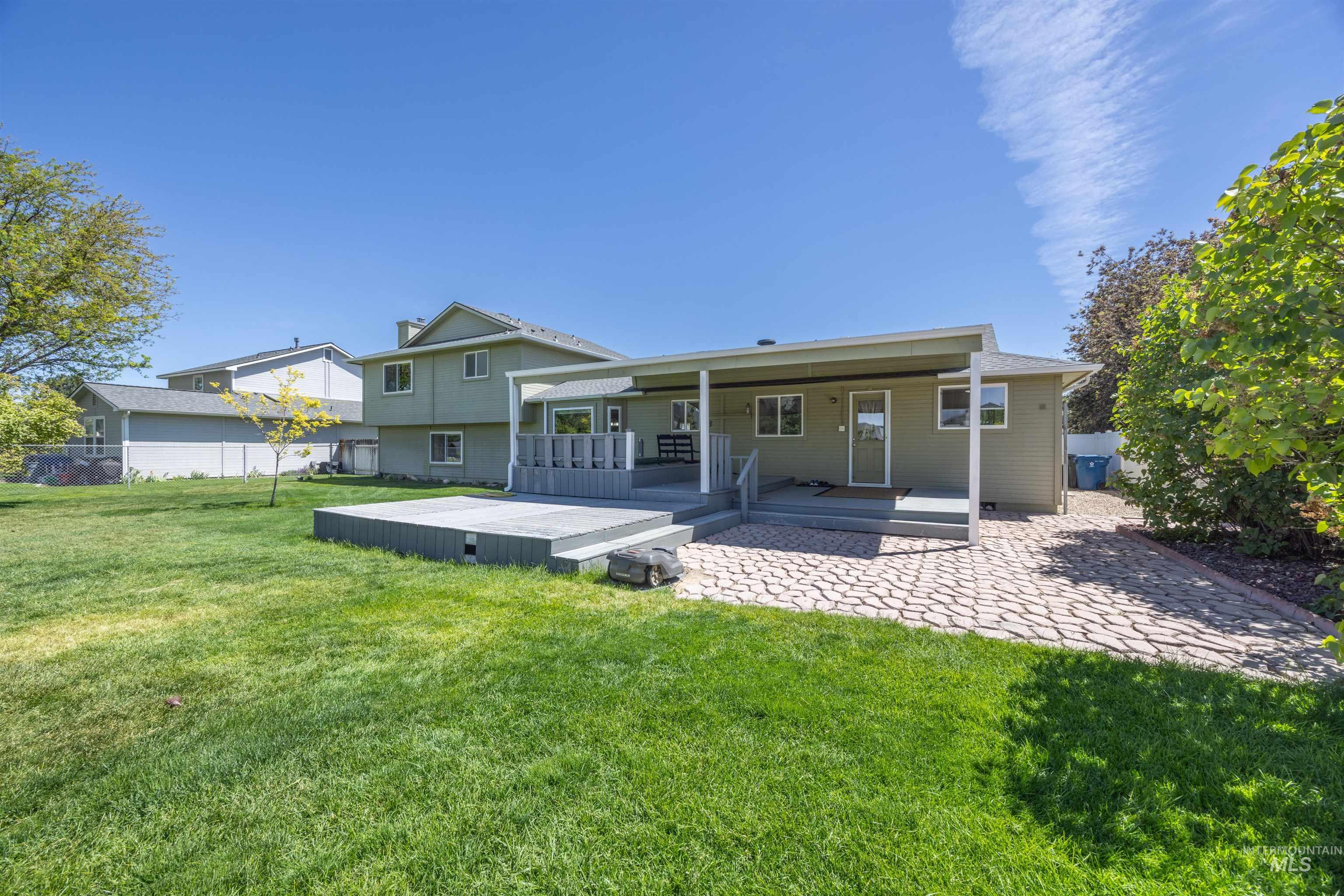 915 S Camas Street Property Photo 41