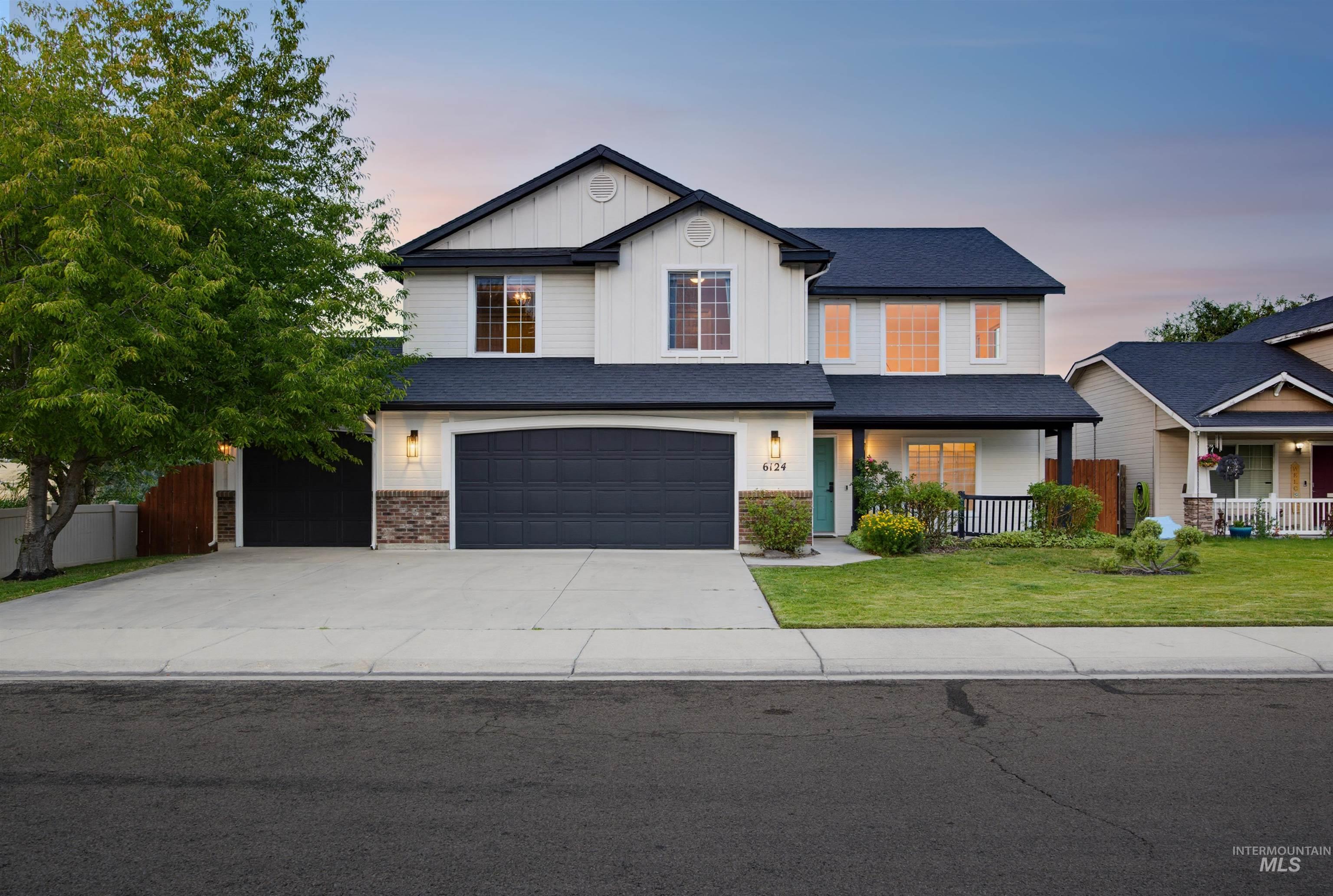 6124 S Sea Breeze Way Property Photo 1