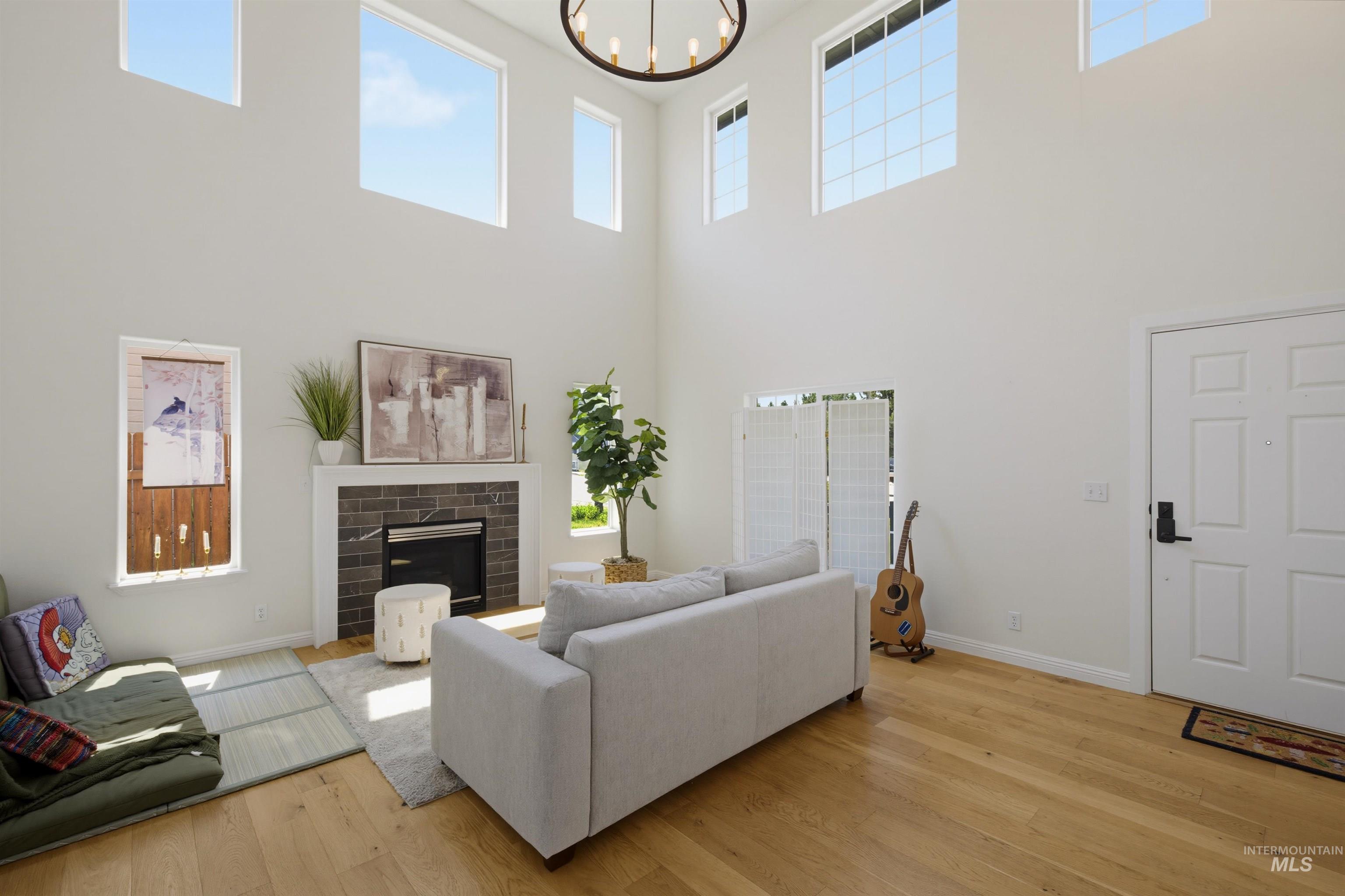 6124 S Sea Breeze Way Property Photo 4