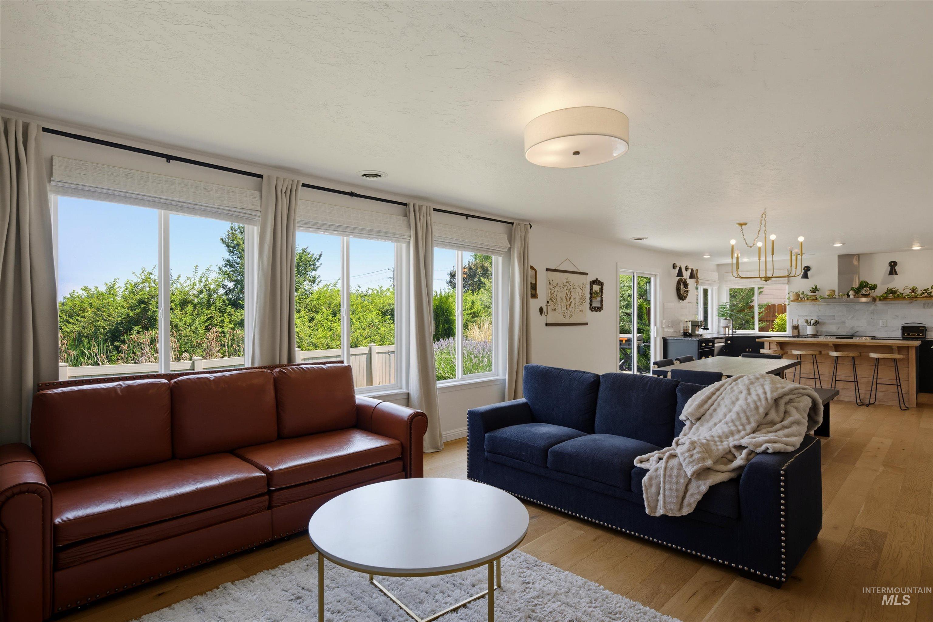 6124 S Sea Breeze Way Property Photo 11