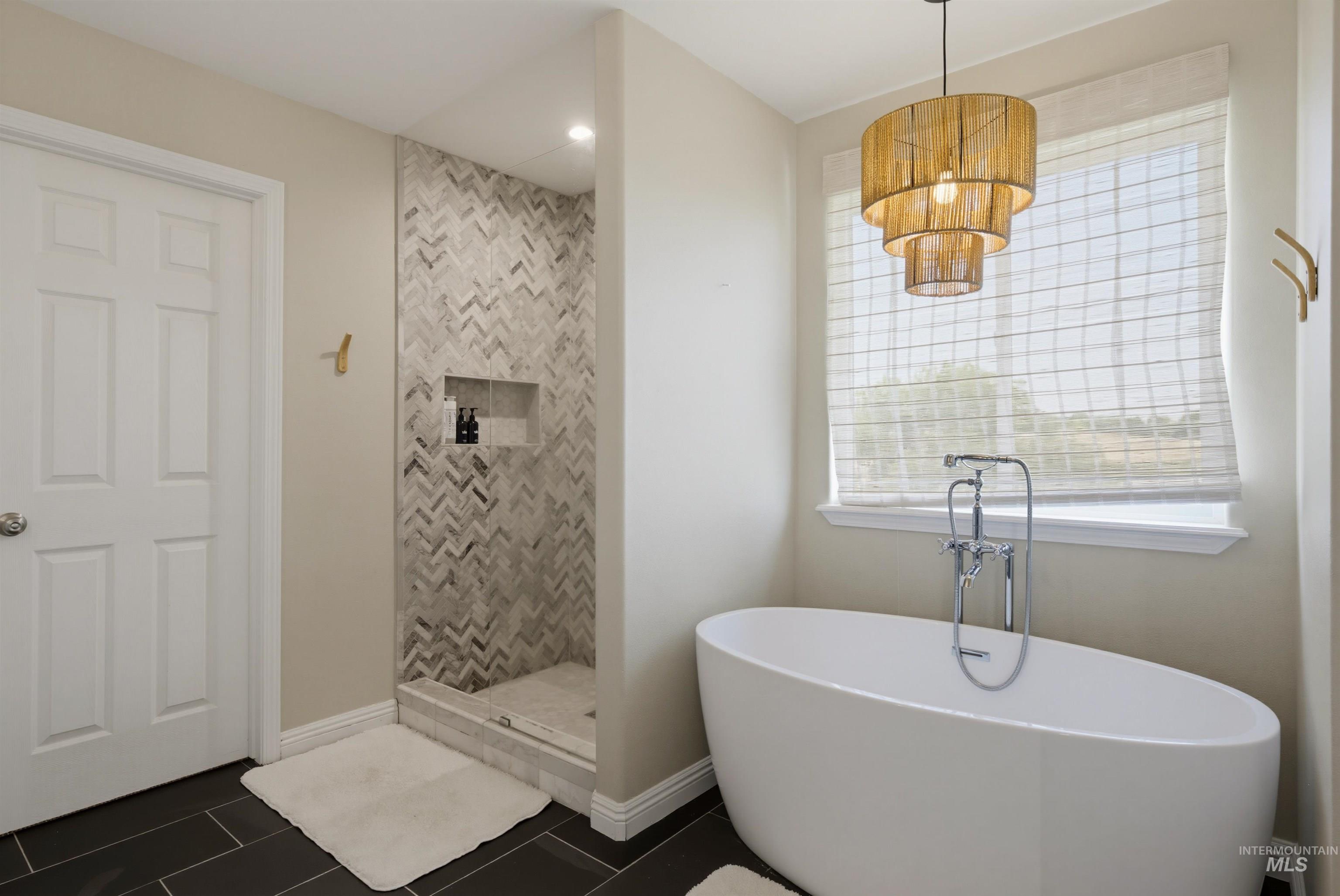 6124 S Sea Breeze Way Property Photo 19