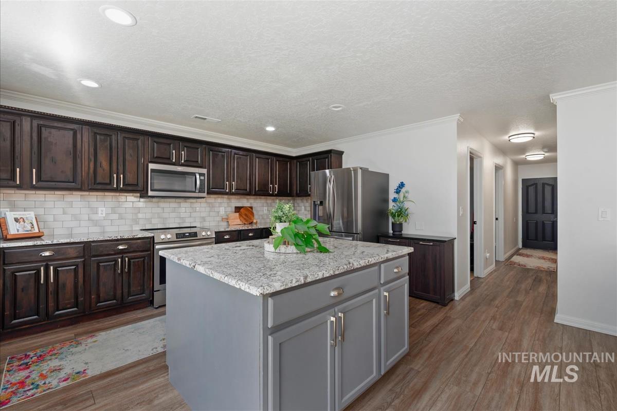 369 E Willow Creek Dr Property Photo 10