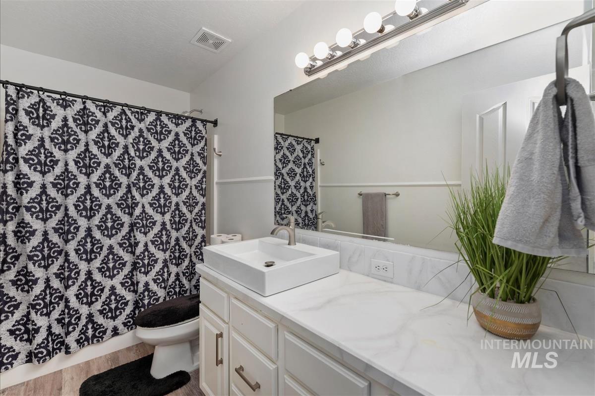 369 E Willow Creek Dr Property Photo 24