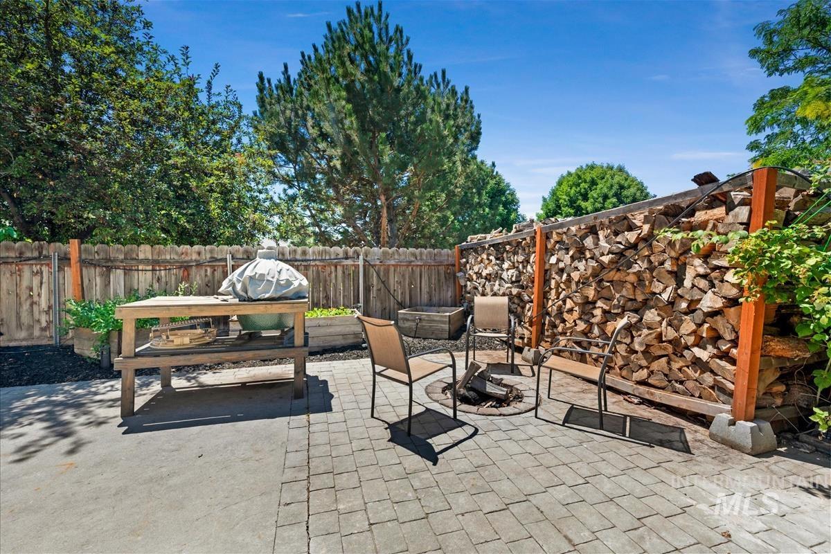 369 E Willow Creek Dr Property Photo 31