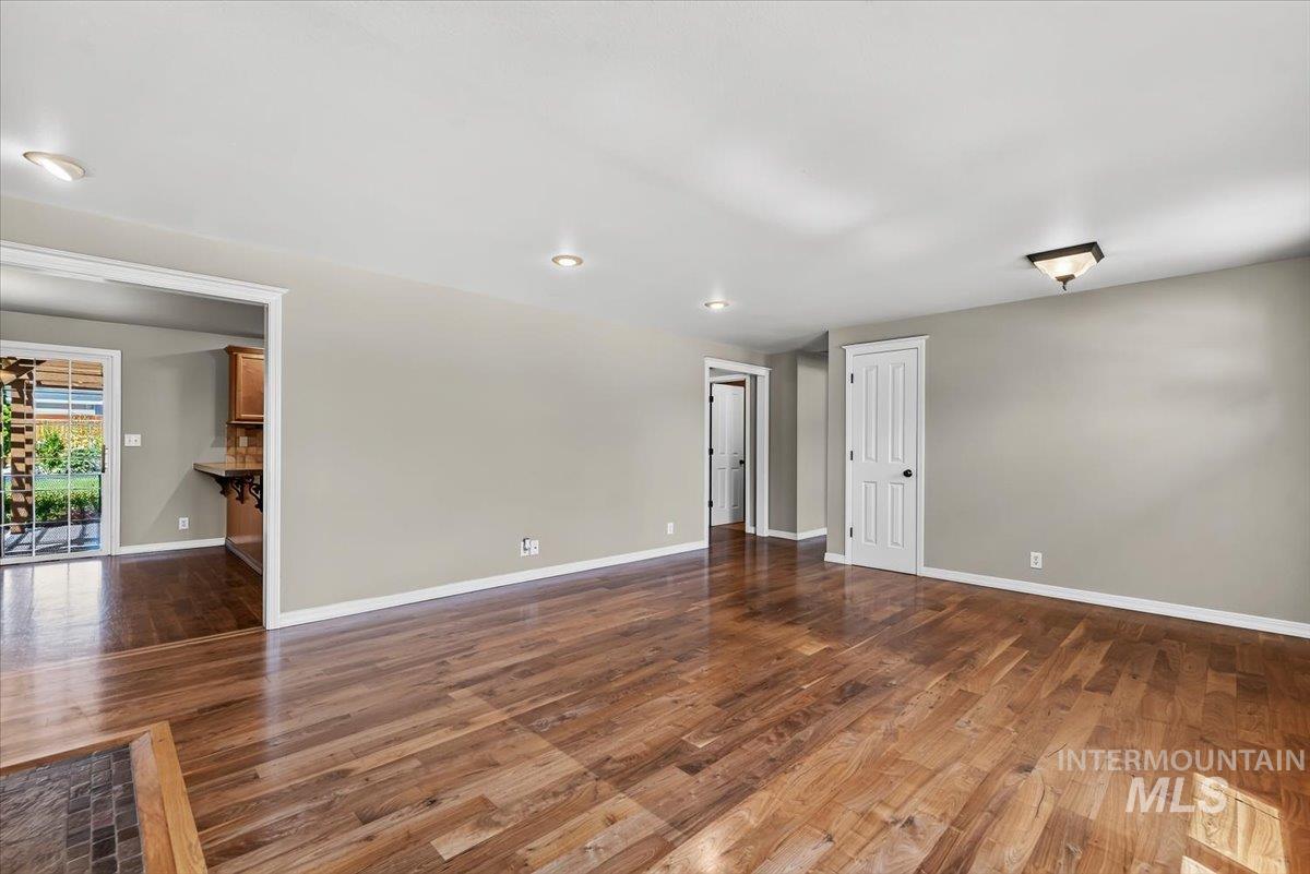 935 N Edgewood Lane Property Photo 9