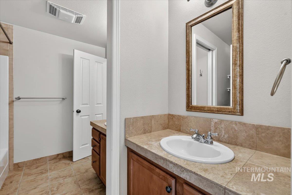 935 N Edgewood Lane Property Photo 27