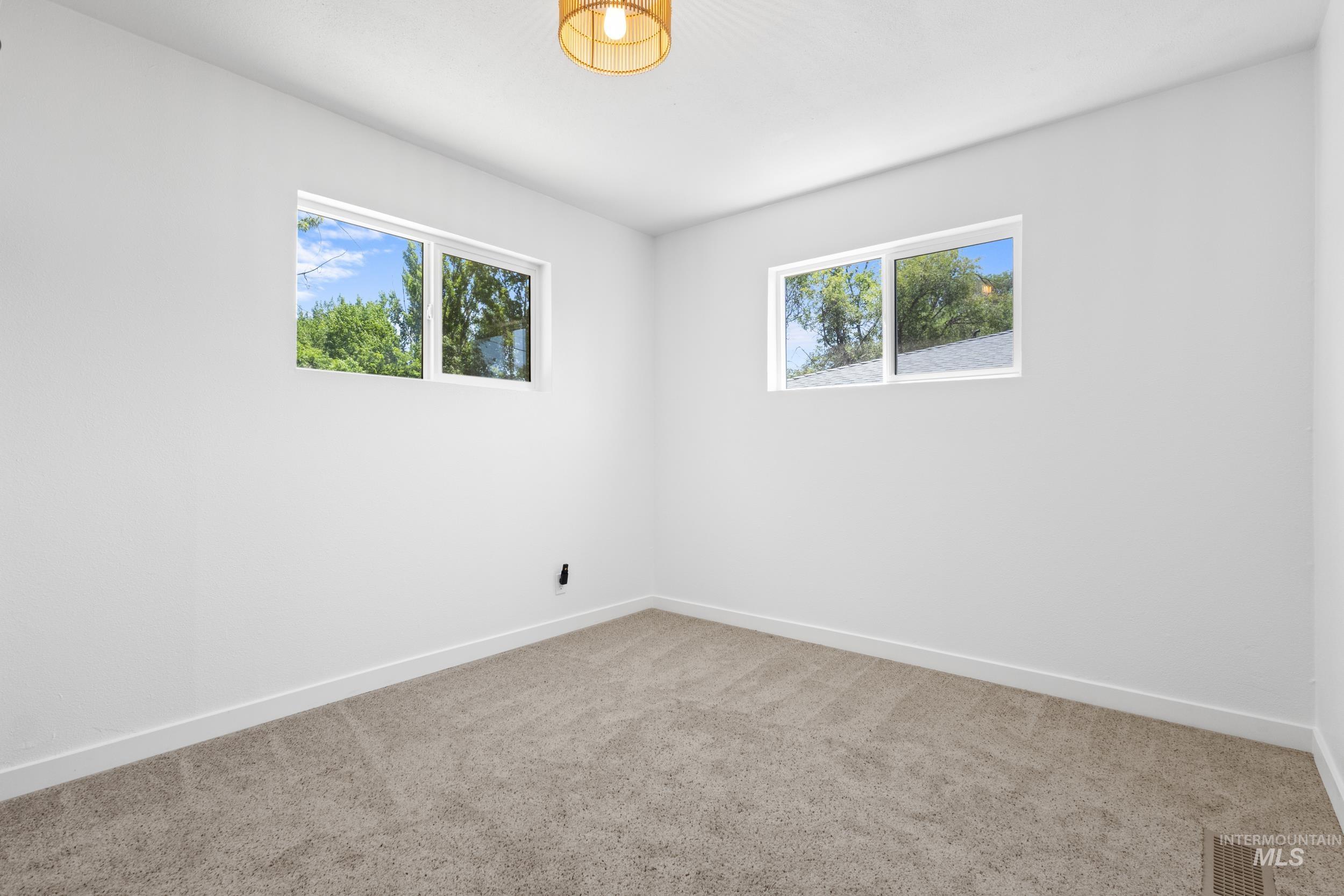 1324 Bonneville St Property Photo 19