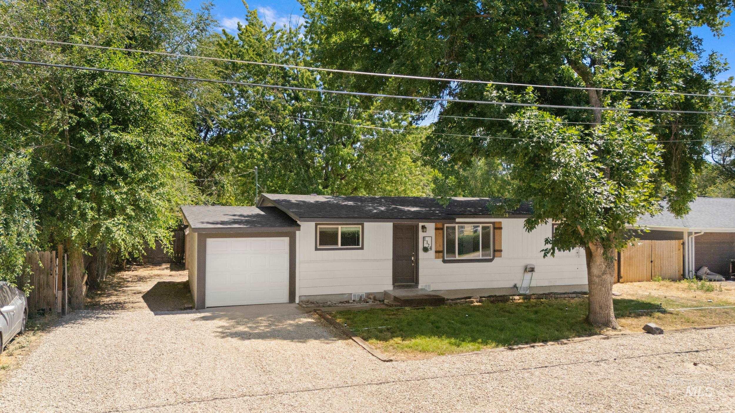 1324 Bonneville St Property Photo 34