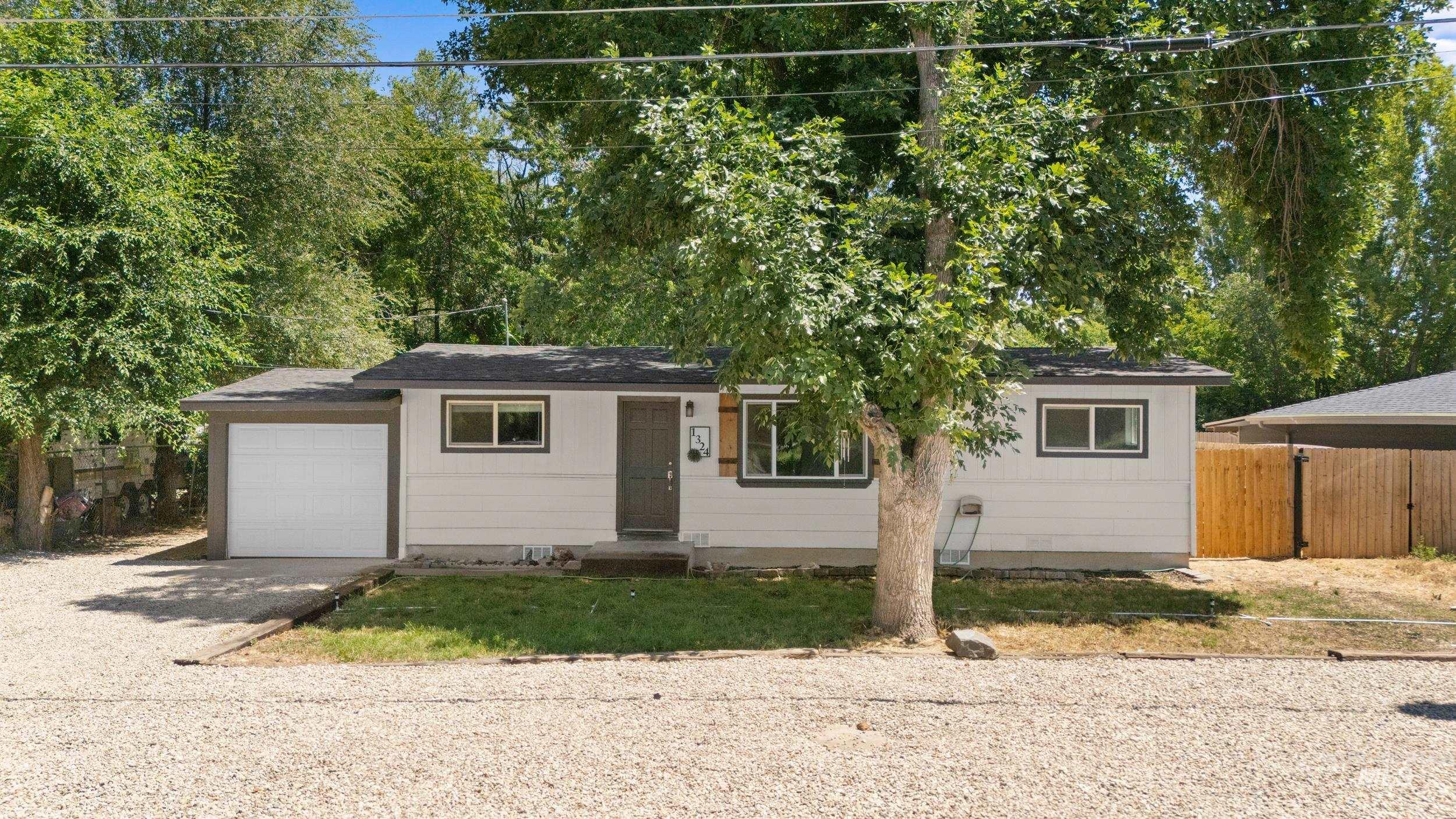 1324 Bonneville St Property Photo 35