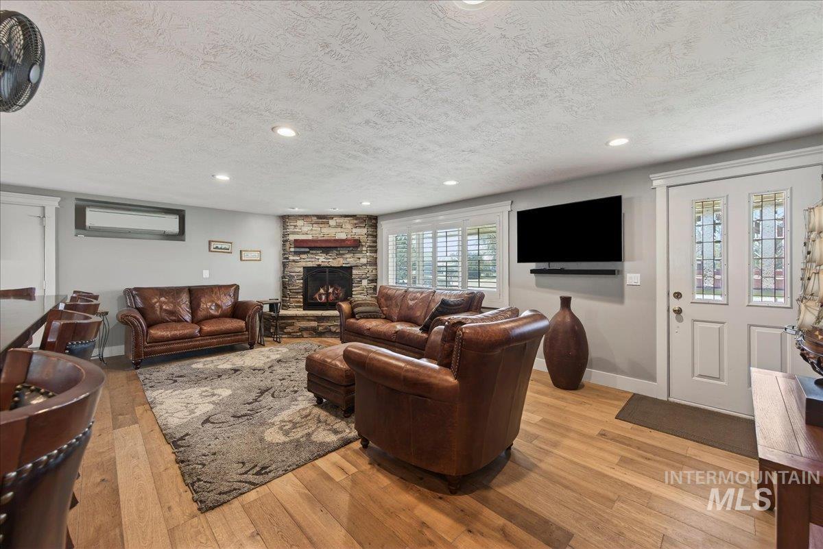 4230 N Patriot Cir Property Photo 4