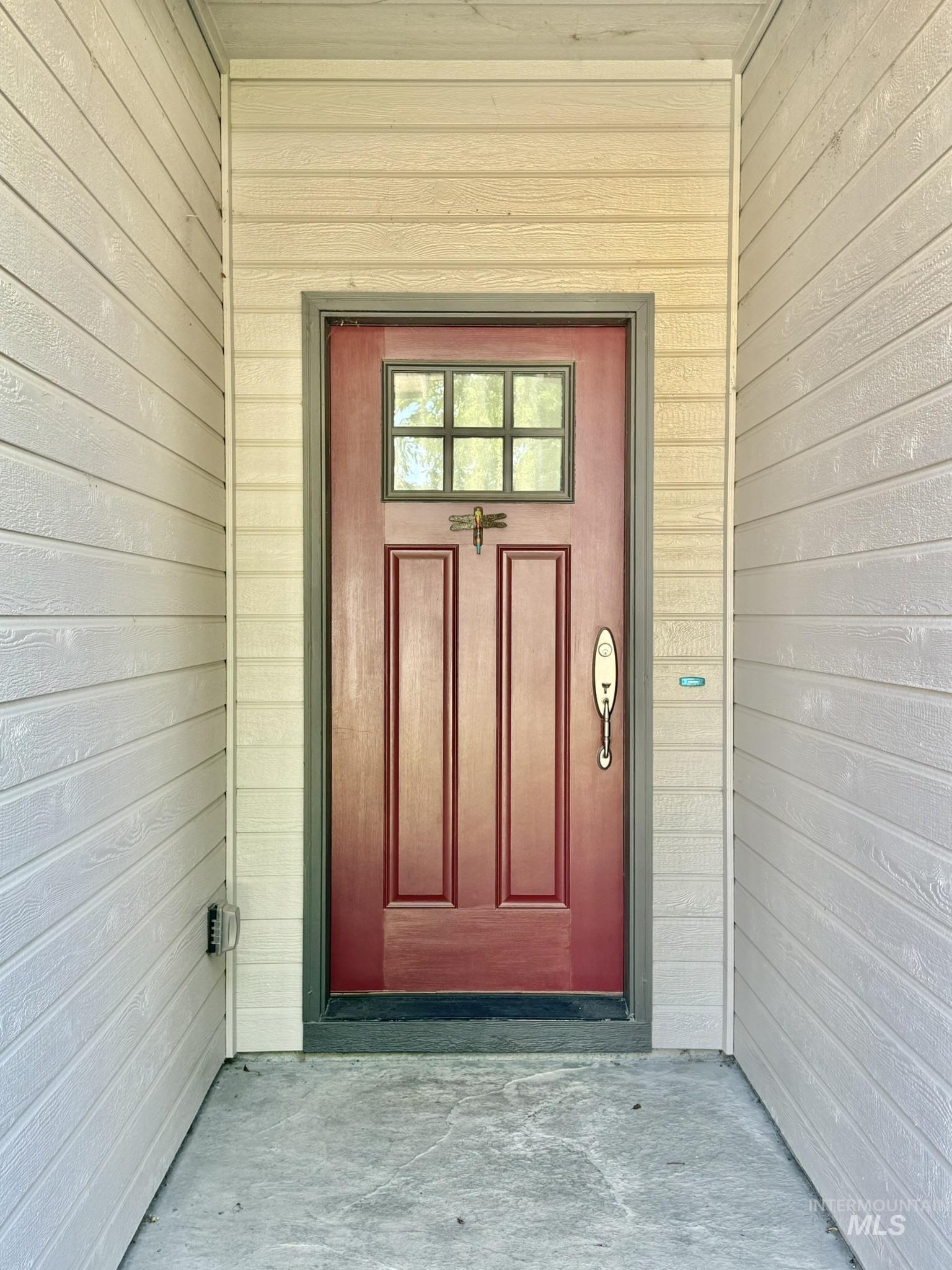 1106 S Spring Valley Dr Property Photo 4