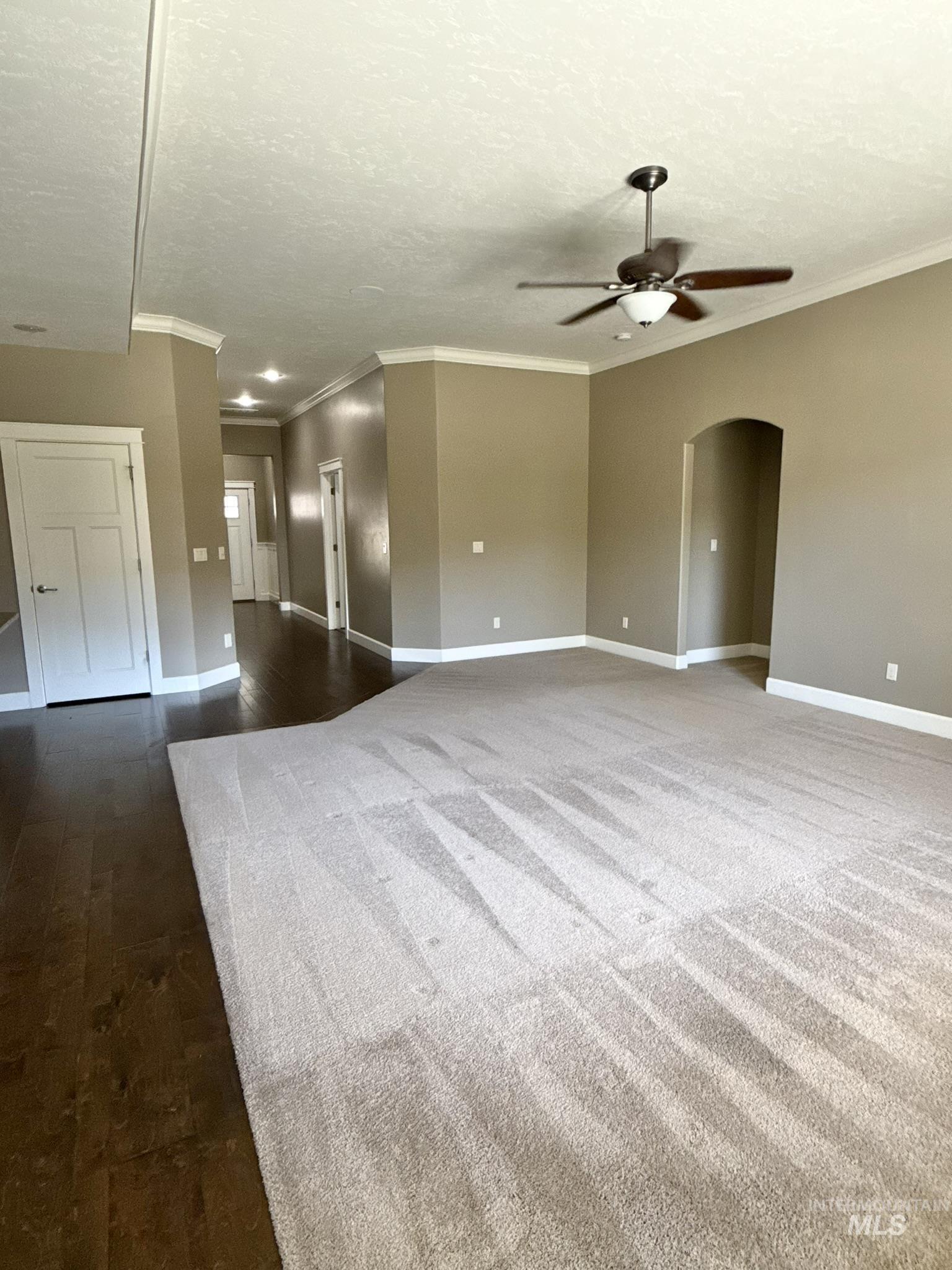 1106 S Spring Valley Dr Property Photo 9