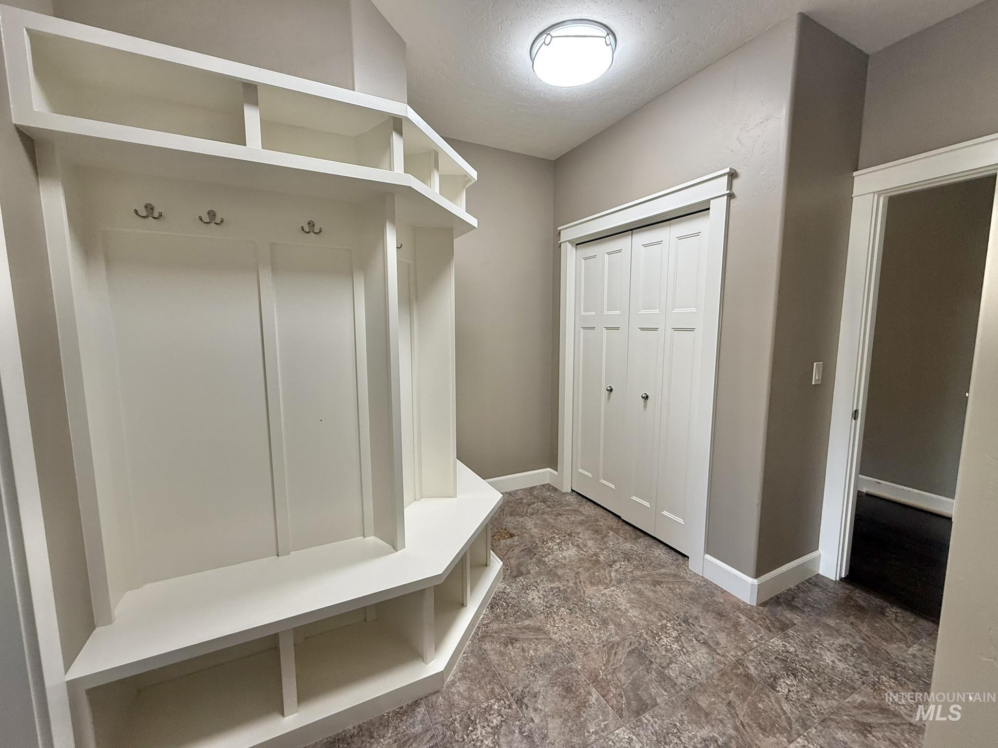 1106 S Spring Valley Dr Property Photo 41