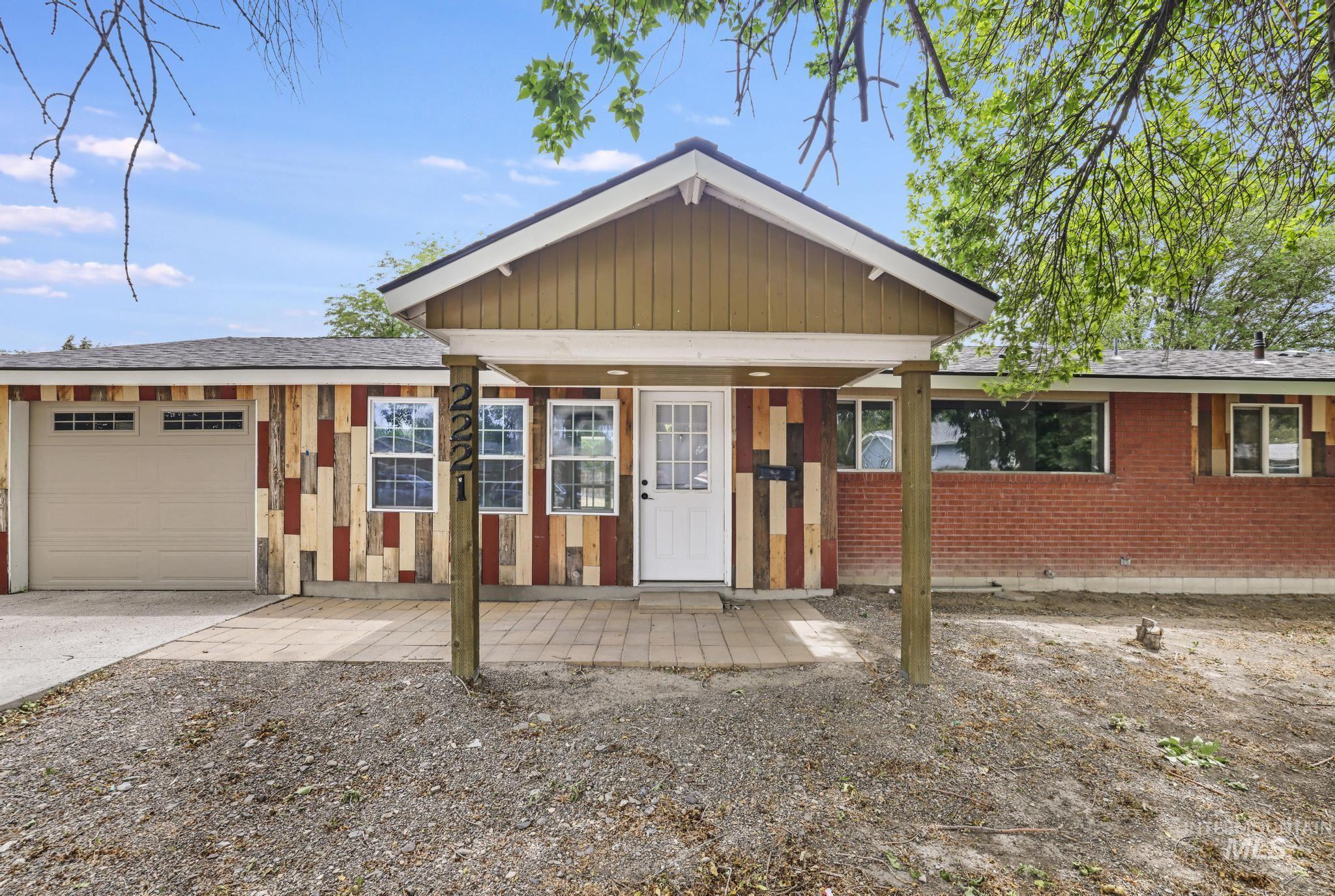 2221 Conant Dr Property Photo 1
