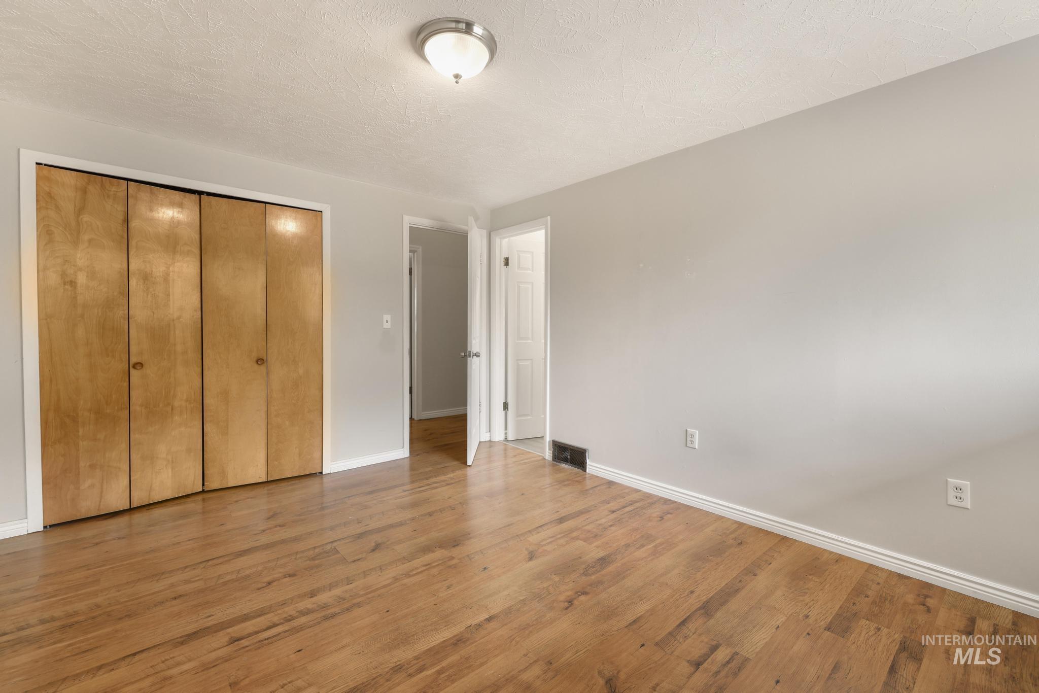 2221 Conant Dr Property Photo 23