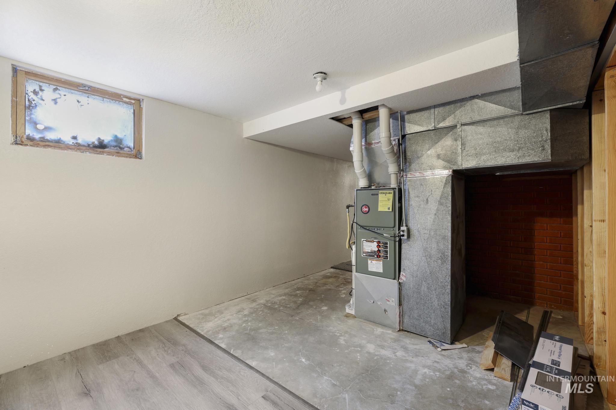 2221 Conant Dr Property Photo 25