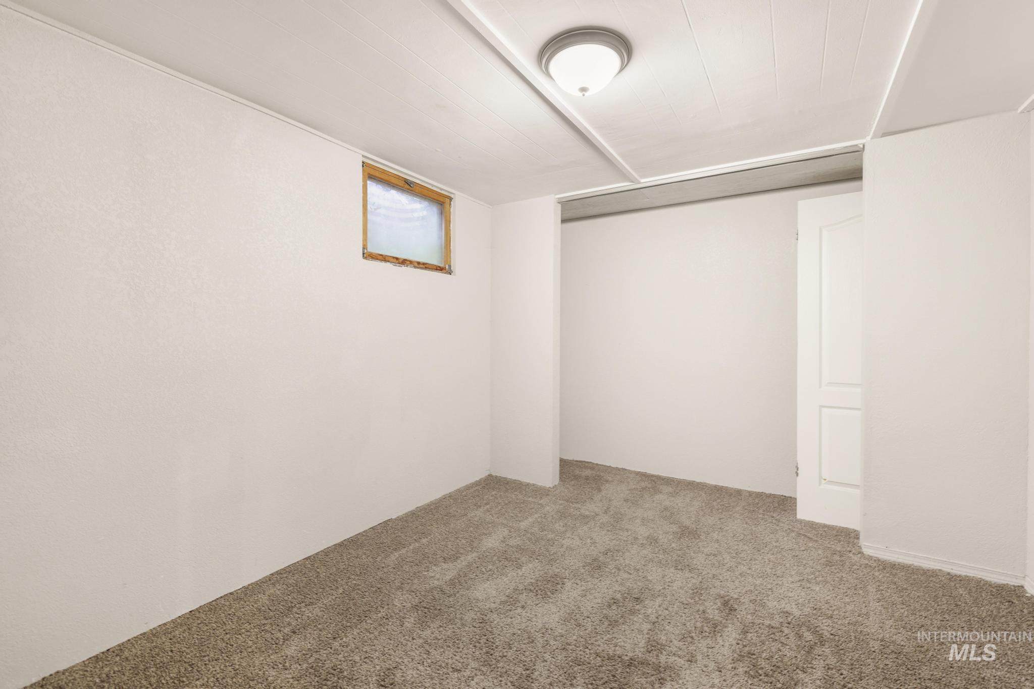 2221 Conant Dr Property Photo 30