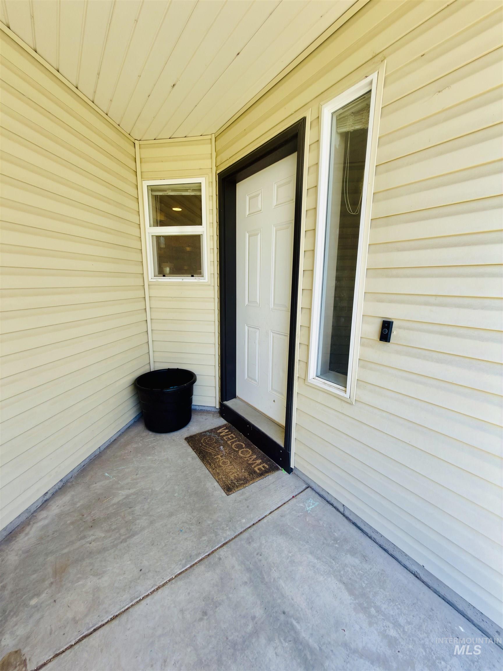 1714 Cinder Loop Property Photo 2