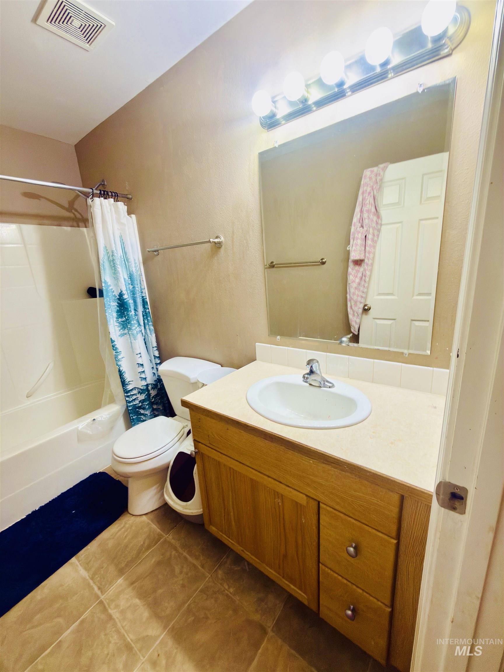 1714 Cinder Loop Property Photo 20