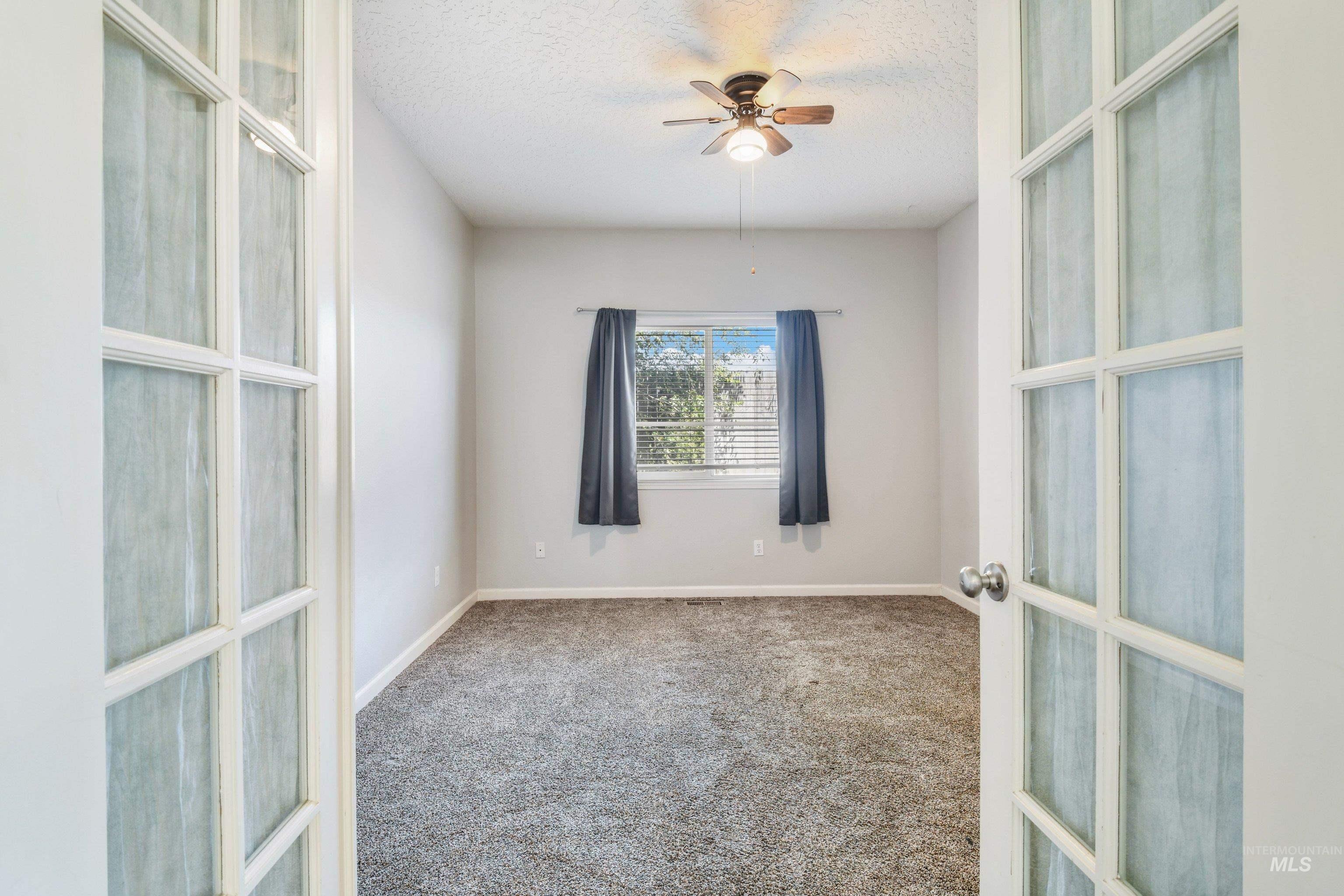 112 W Davenport Dr Property Photo 15