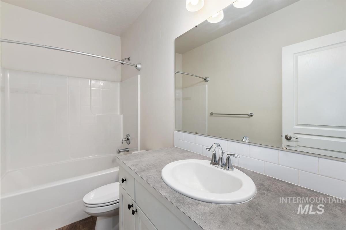 6125 W Mattawa Dr Property Photo 20