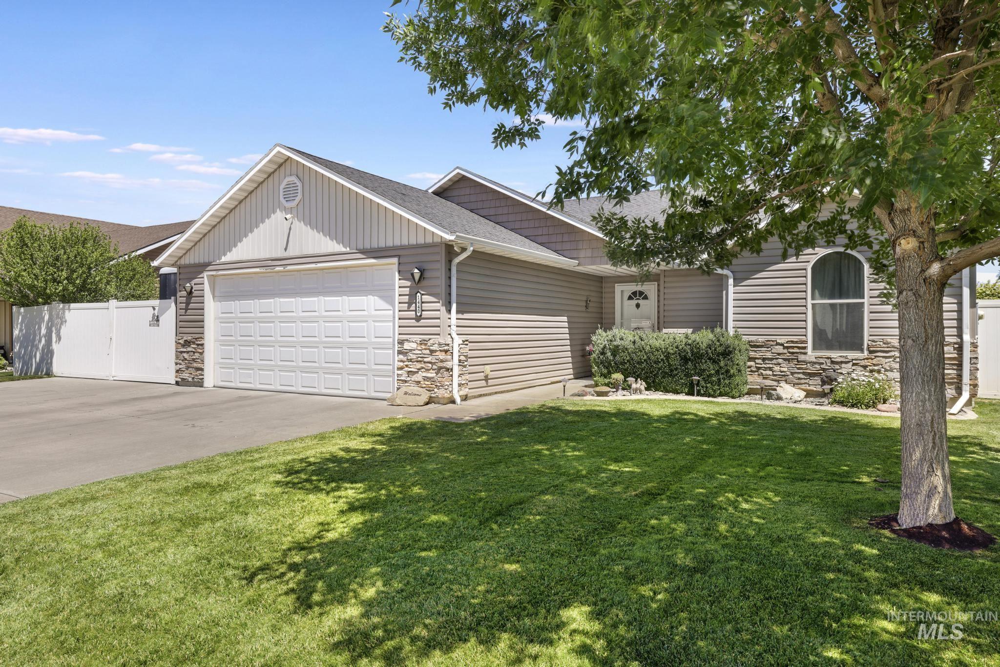 1440 Cayuse Creek Dr Property Photo 3