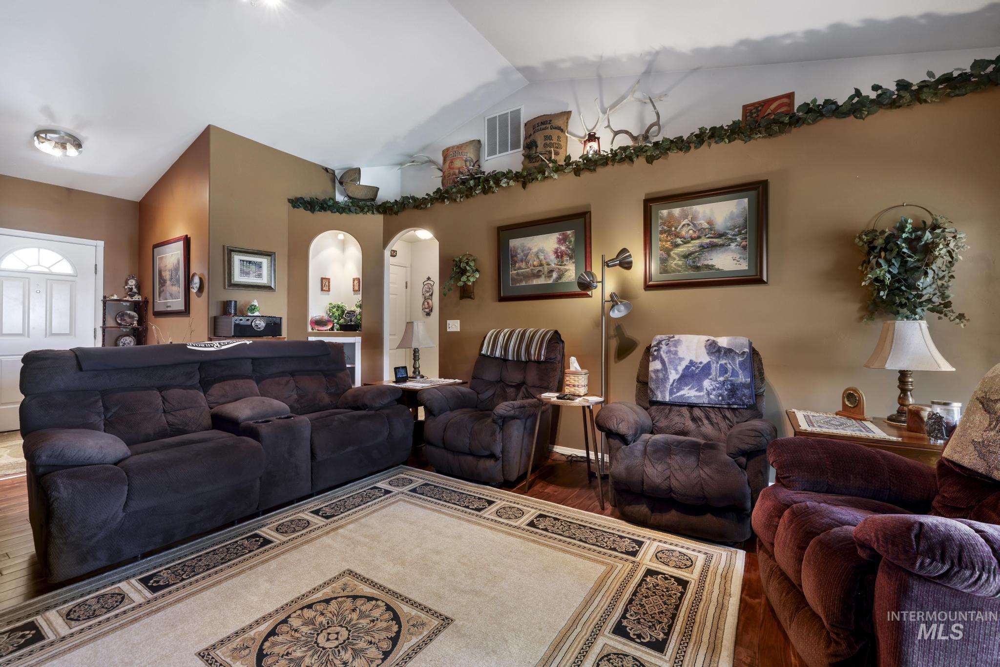 1440 Cayuse Creek Dr Property Photo 6