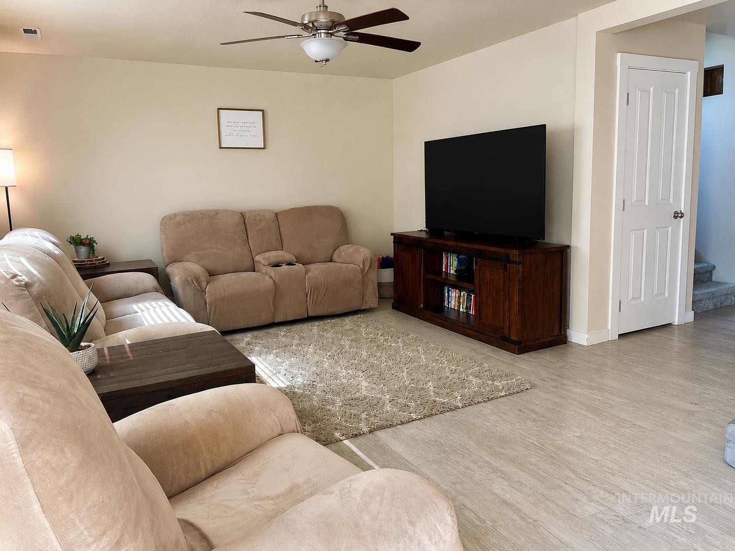 1030 Sw Colonial Property Photo 6