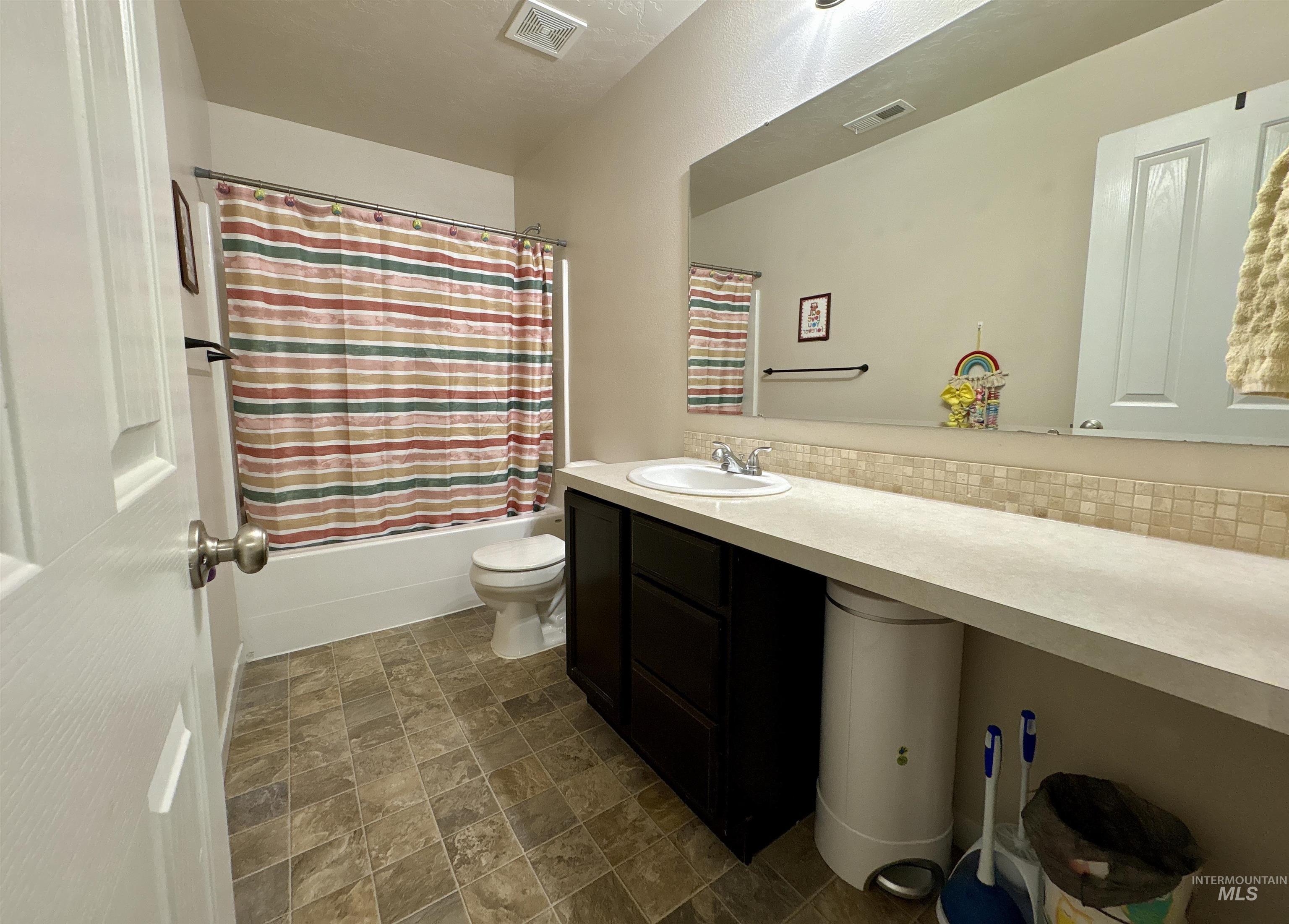 1030 Sw Colonial Property Photo 28