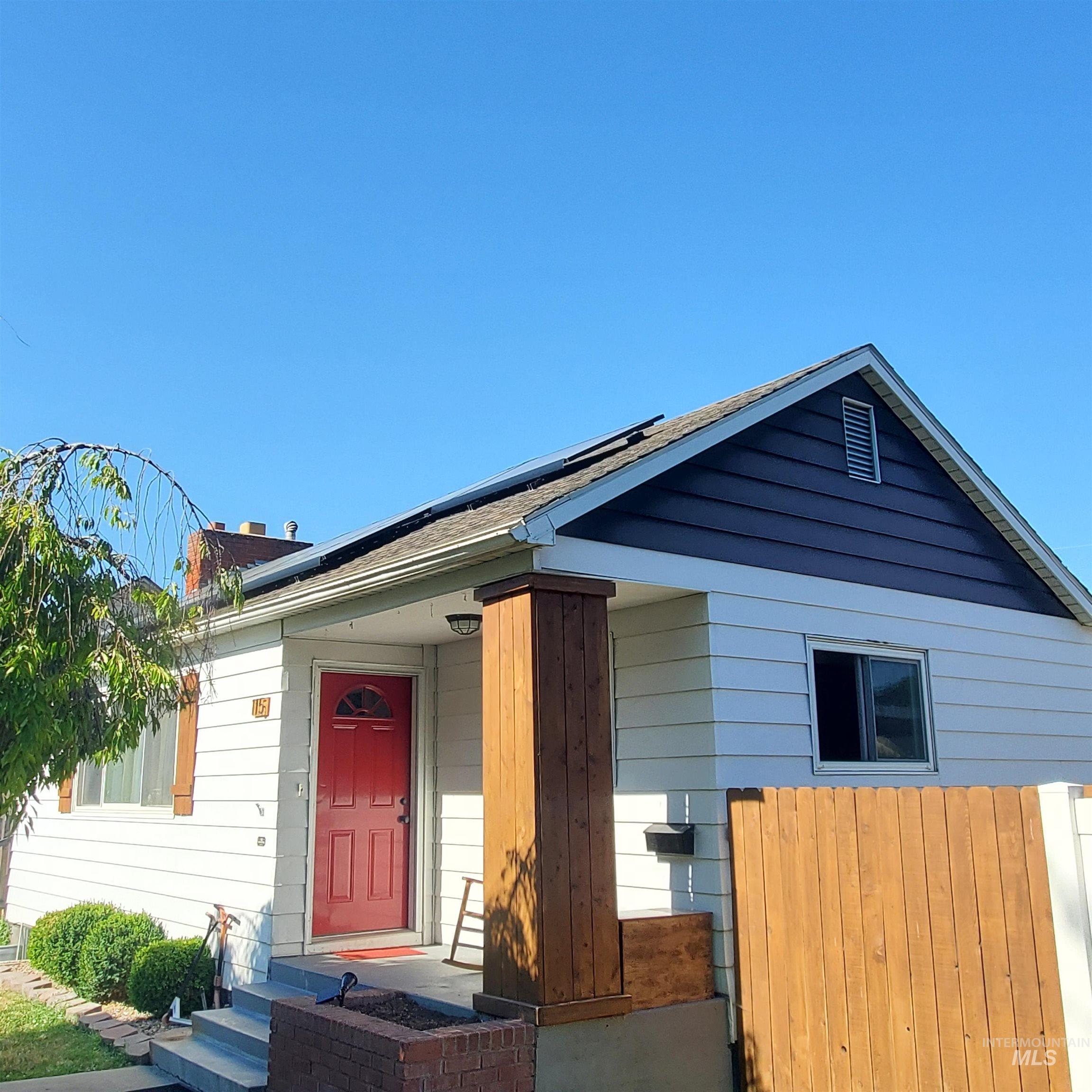 115 S Fern Property Photo 8