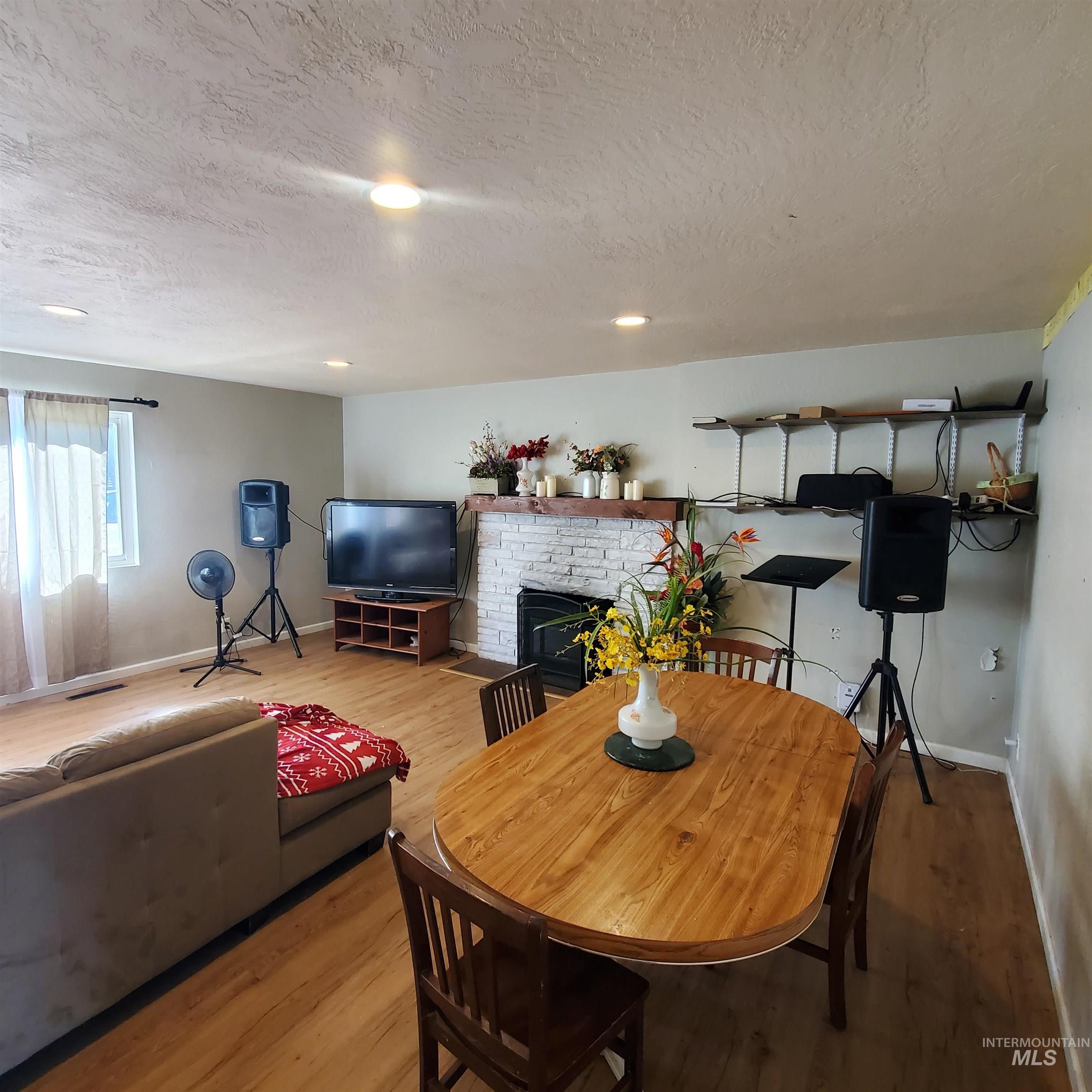 115 S Fern Property Photo 11