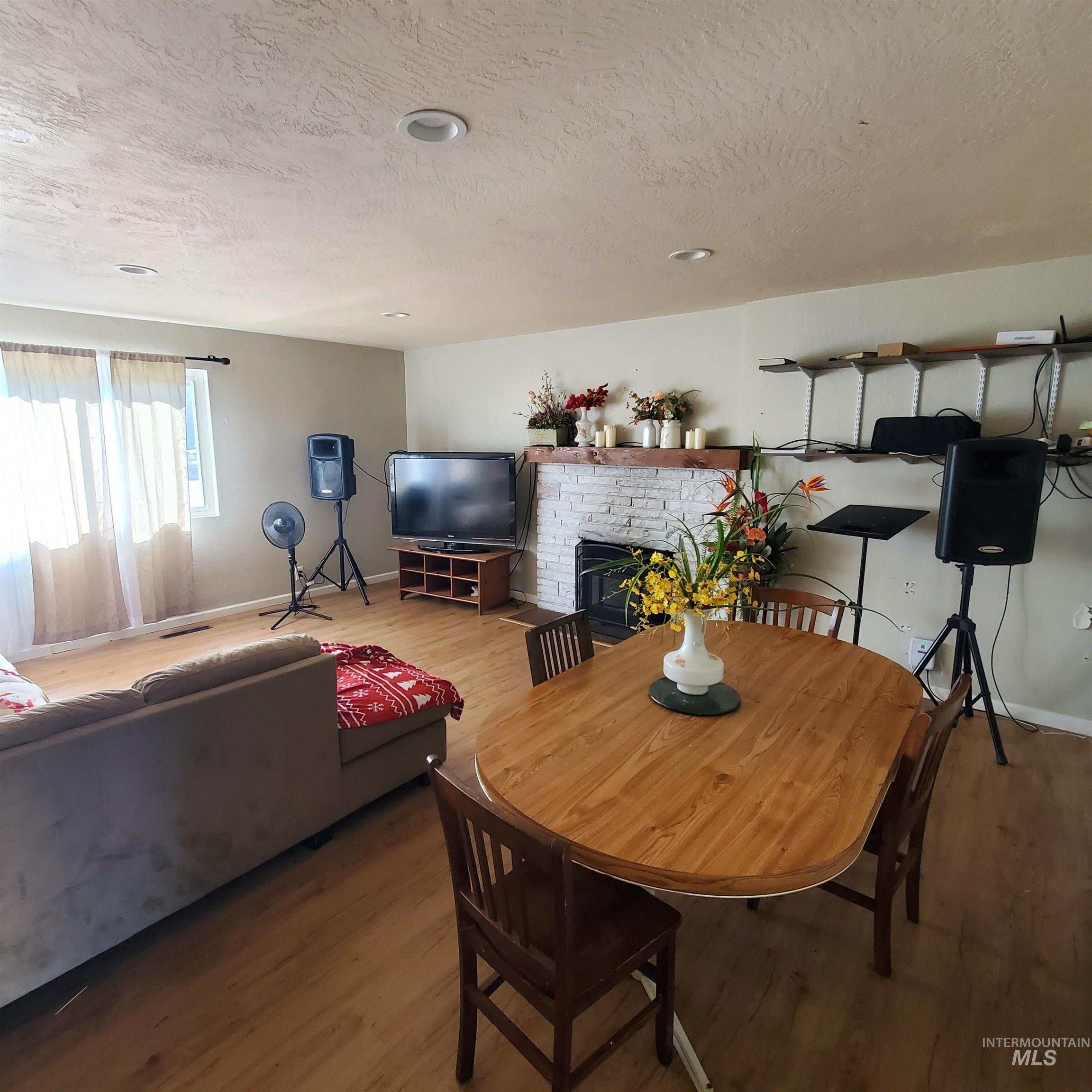 115 S Fern Property Photo 12