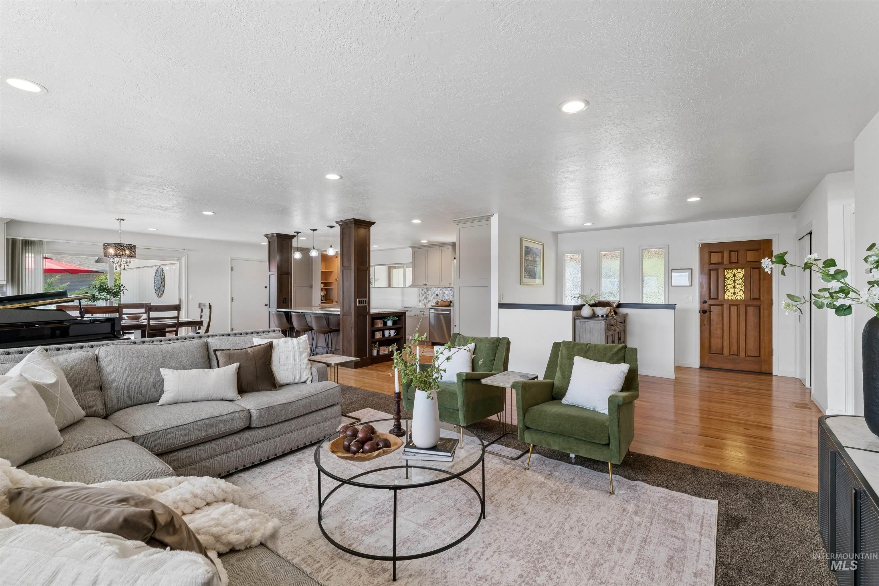 406 S Bitteroot Dr Property Photo 10