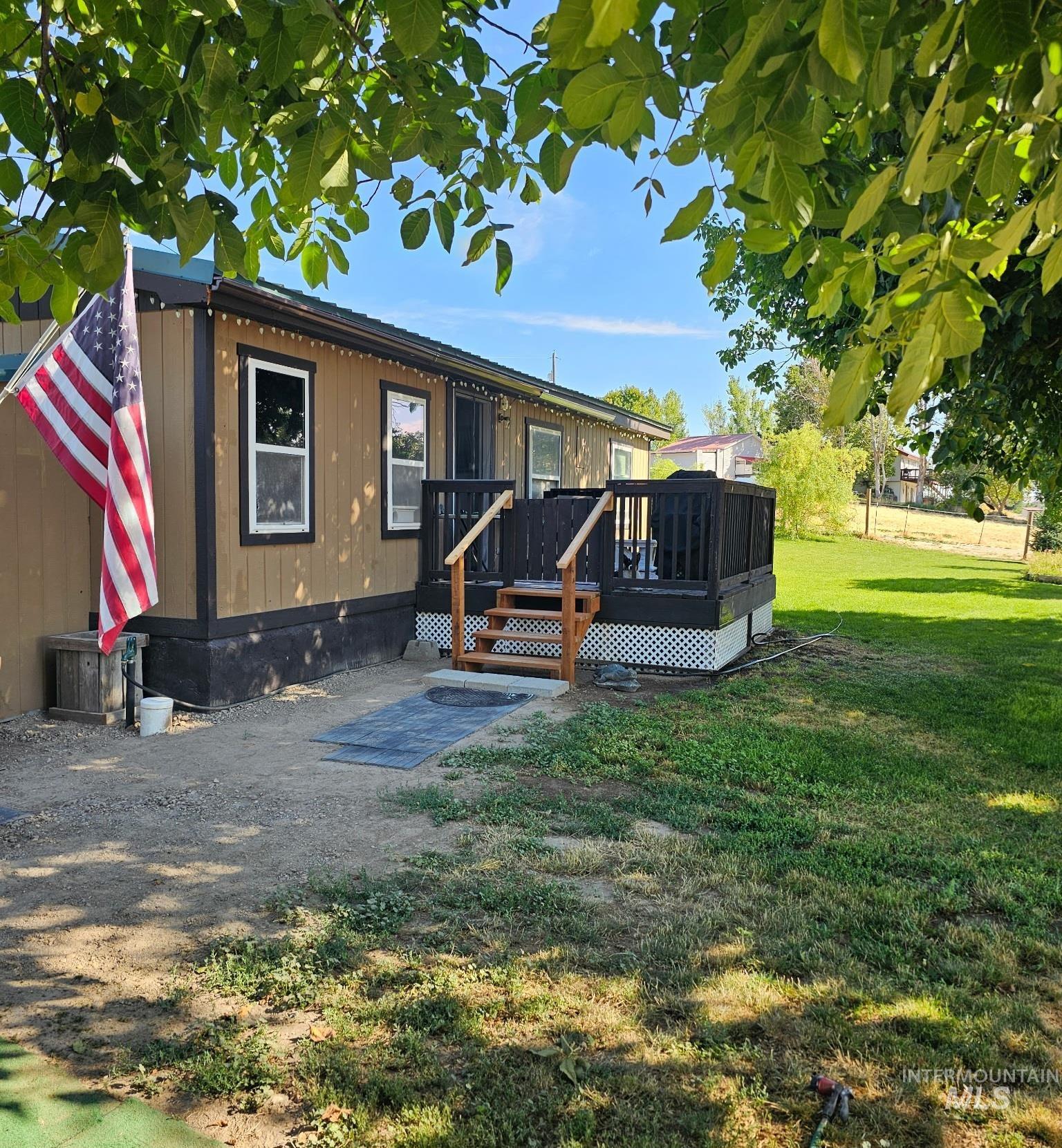 10456 Highway 95 Property Photo 2