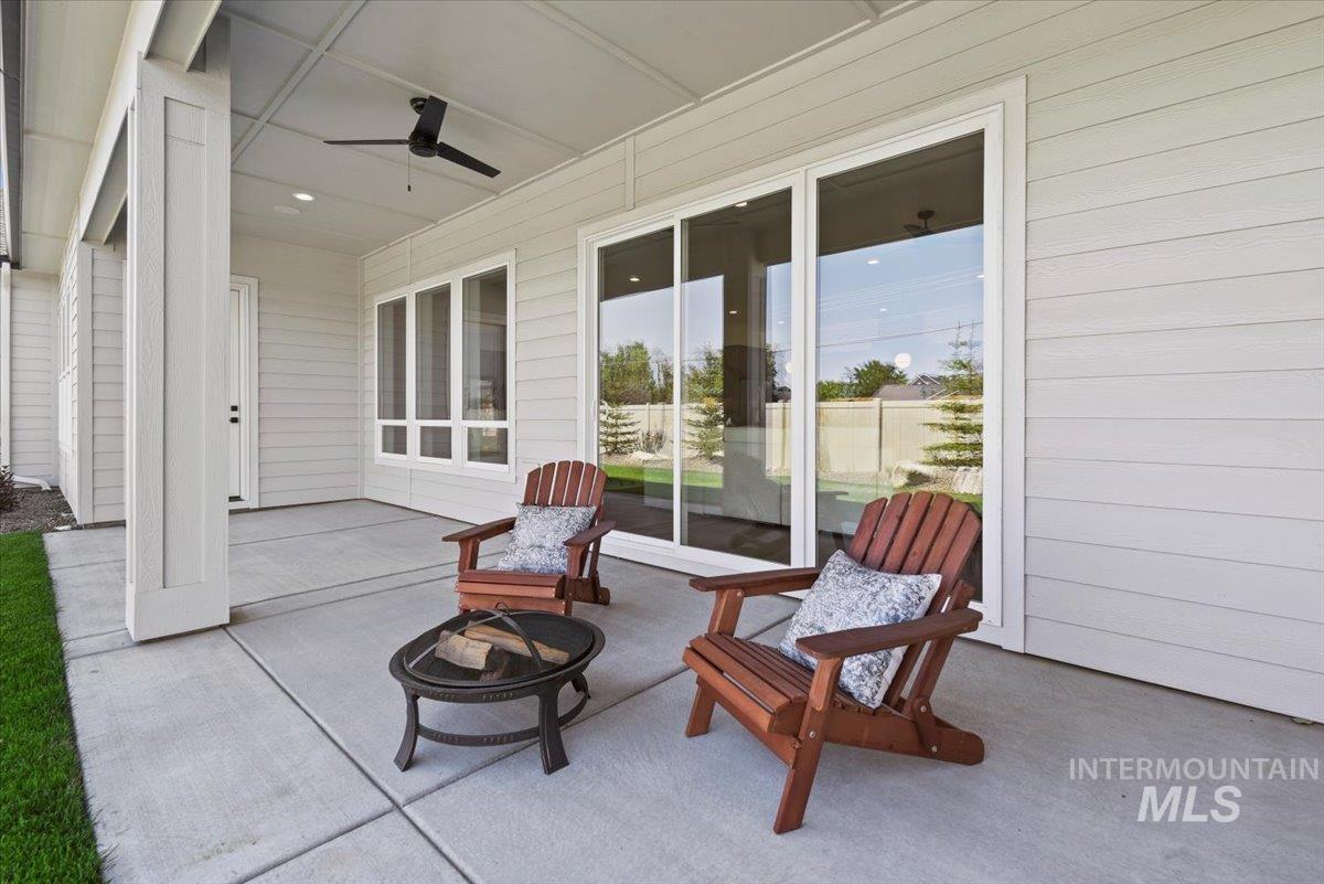 1501 N Cygnus Ave Property Photo 27
