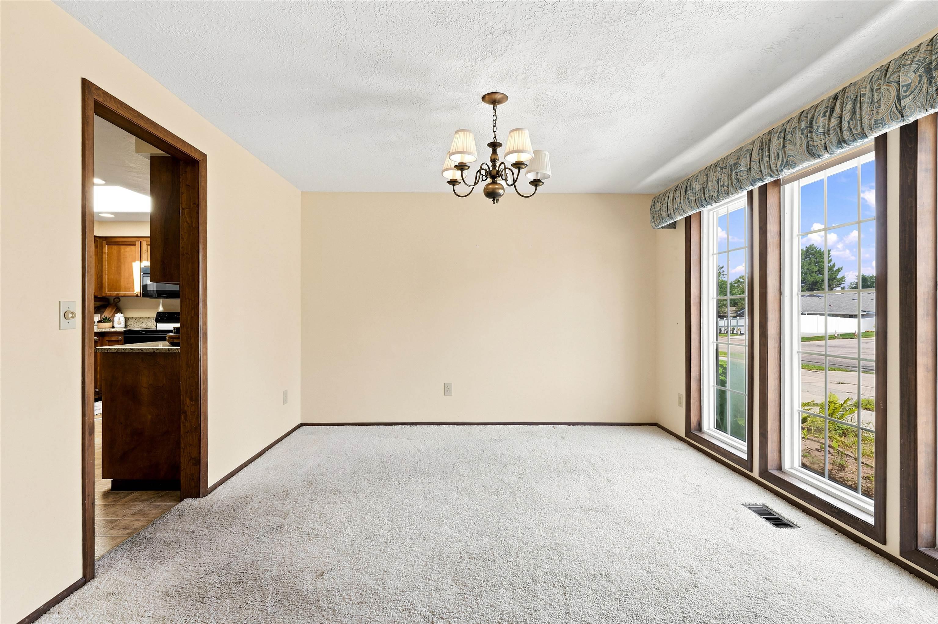 1237 E Cerramar Ct Property Photo 9