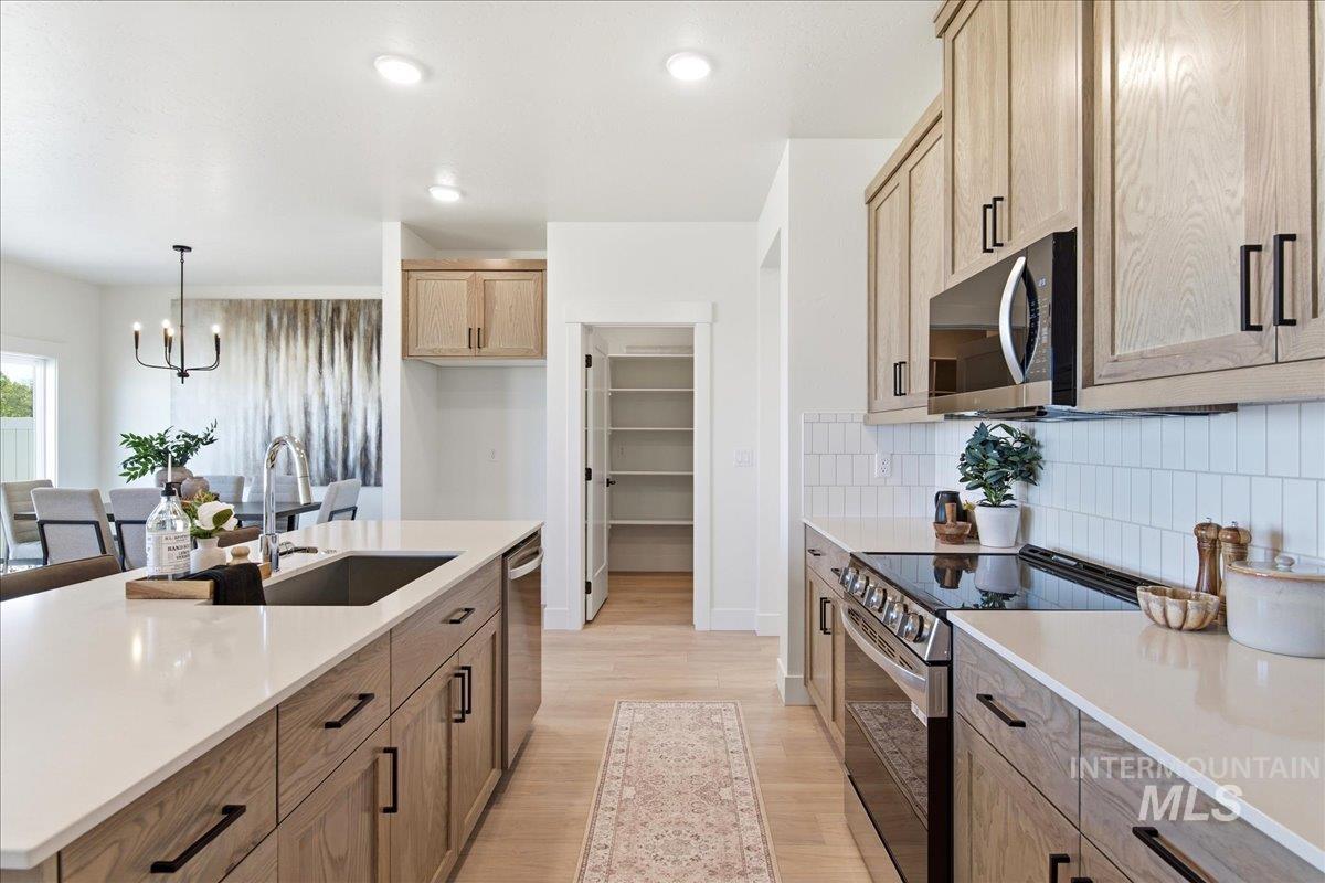 3405 Elliptical Lane Property Photo 6