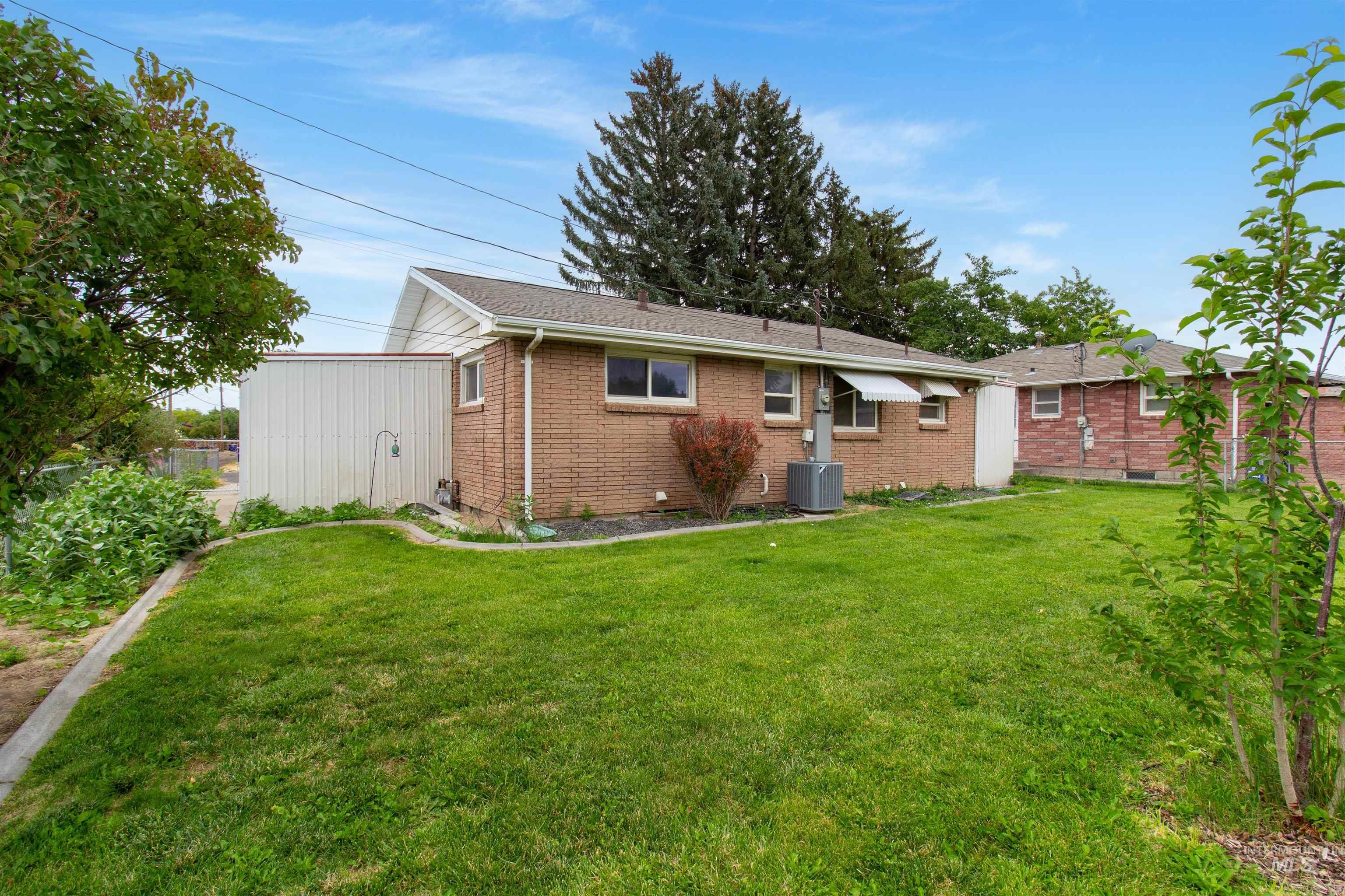 367 Ostrander St N Property Photo 5