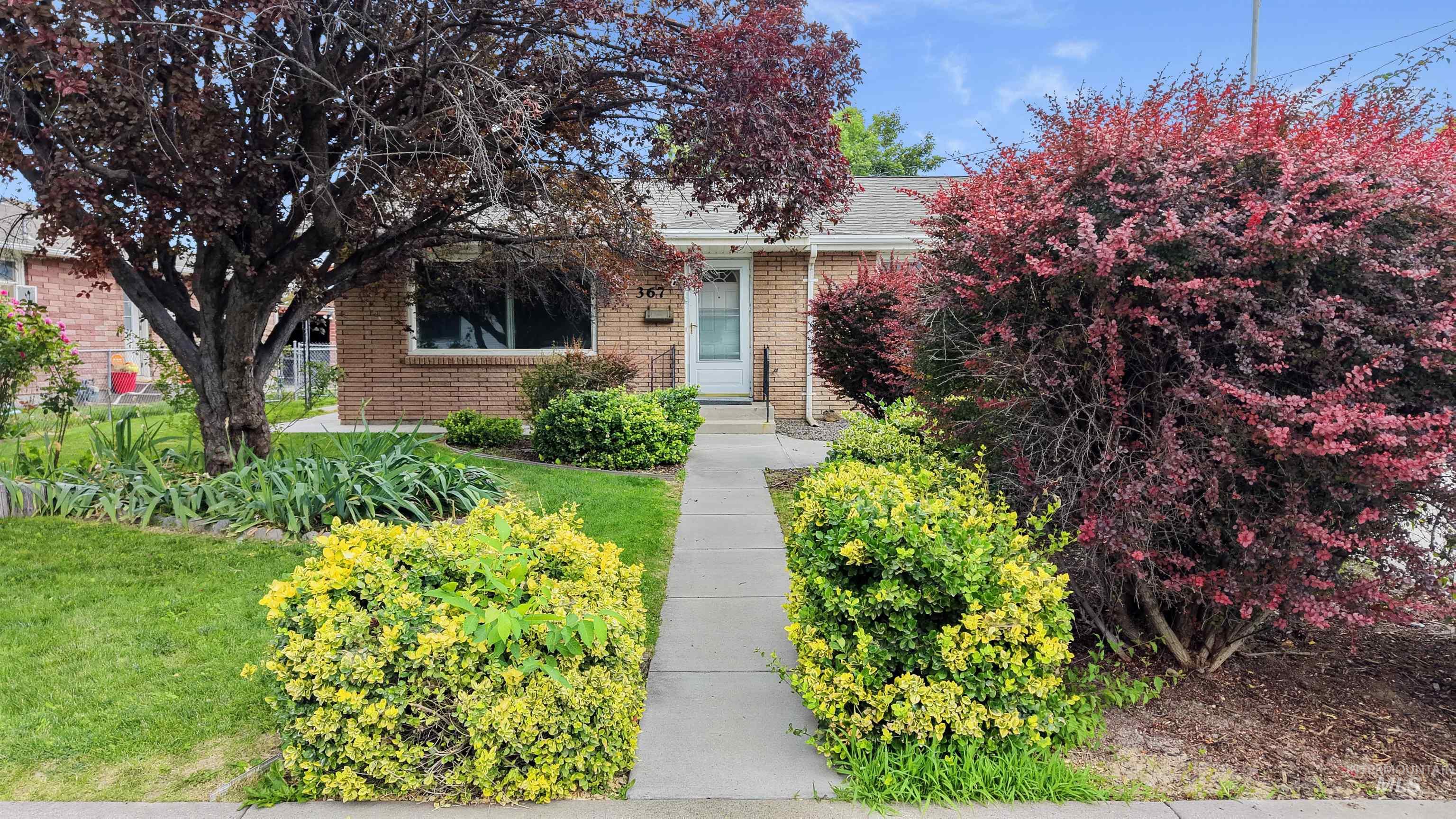 367 Ostrander St N Property Photo 6